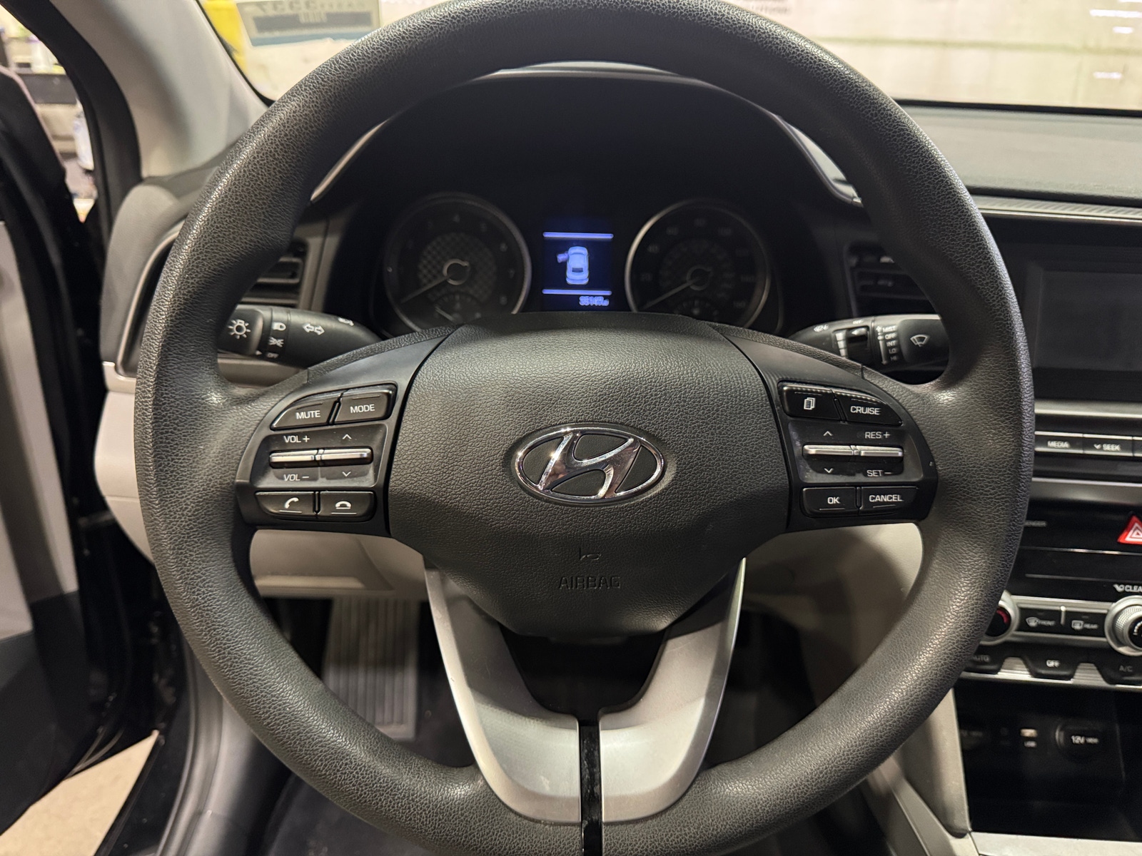 Thumbnail: 2020 Hyundai Elantra - 5