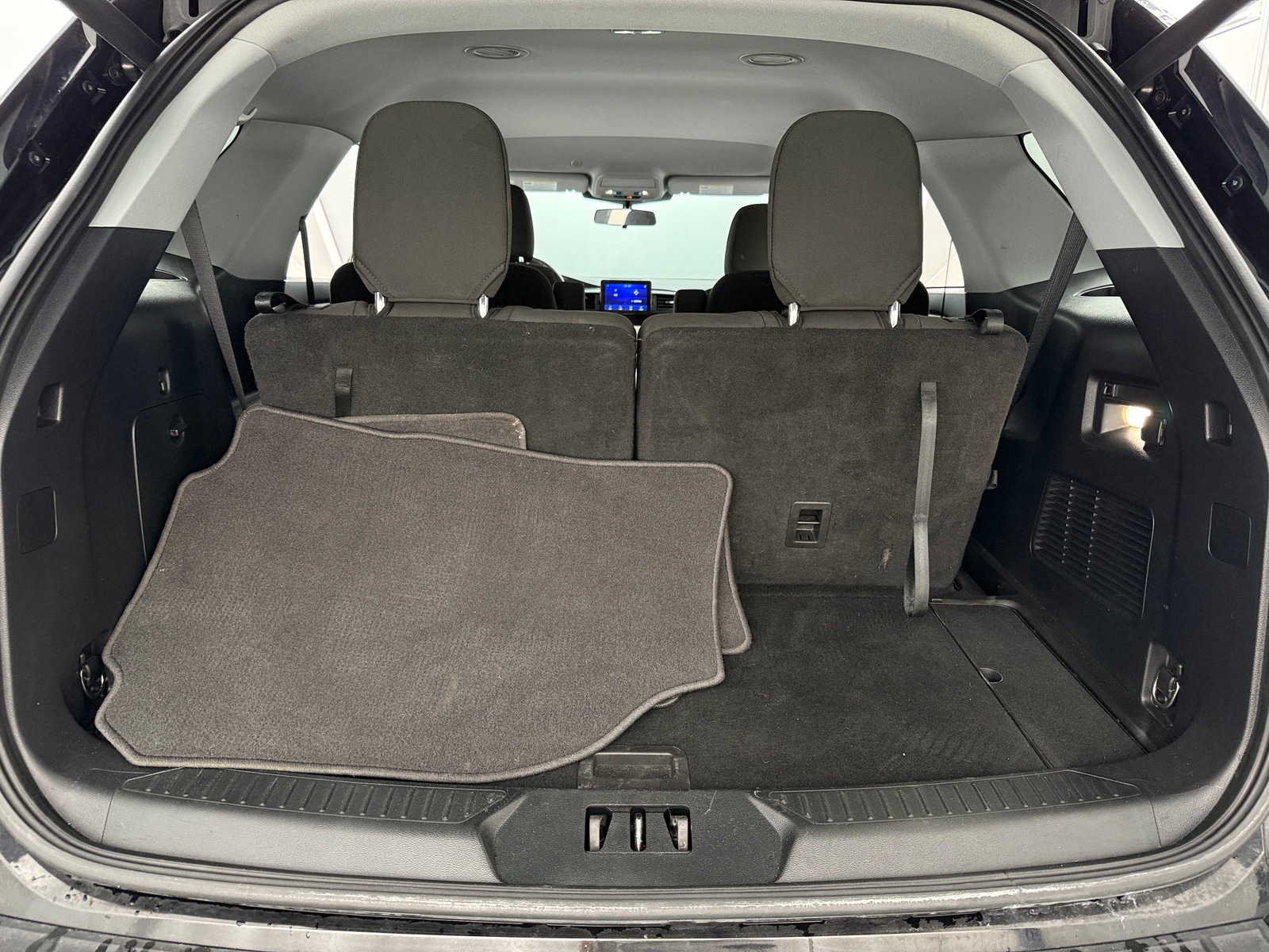 Thumbnail: 2022 Ford Explorer - 7