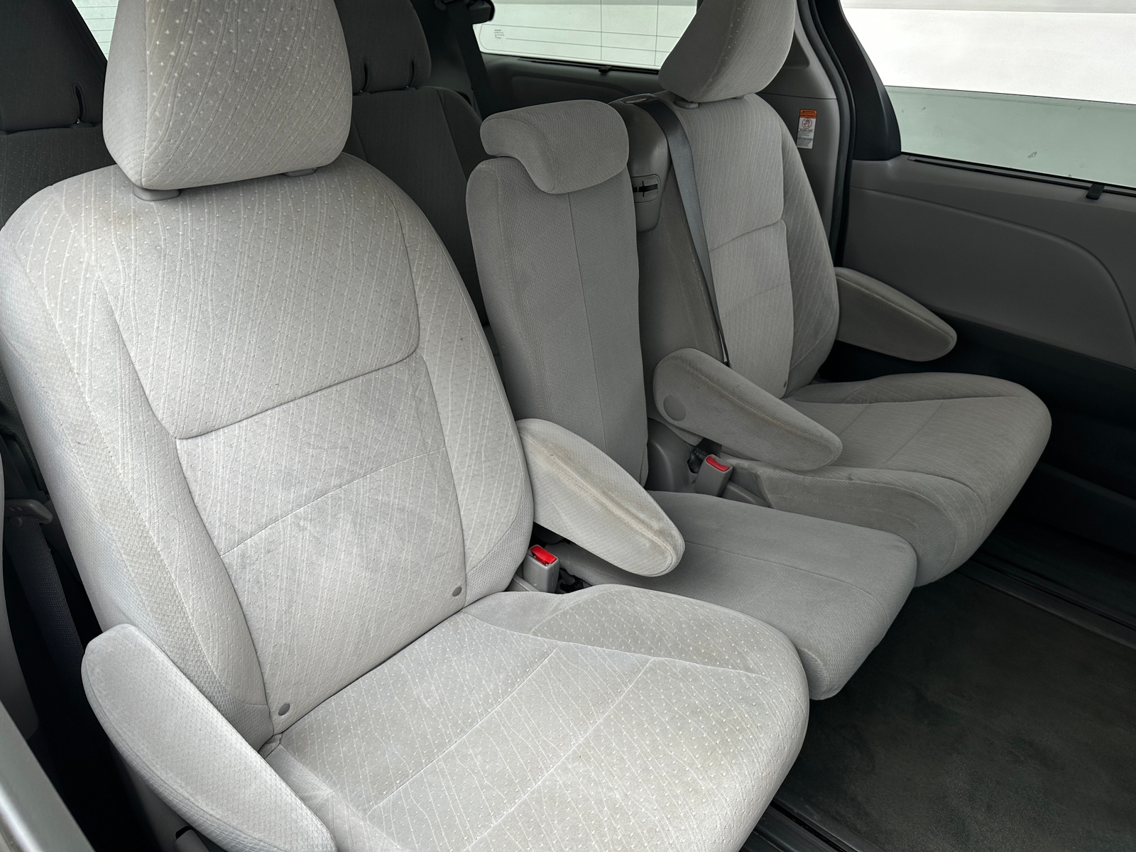 Thumbnail: 2017 Toyota Sienna - 6