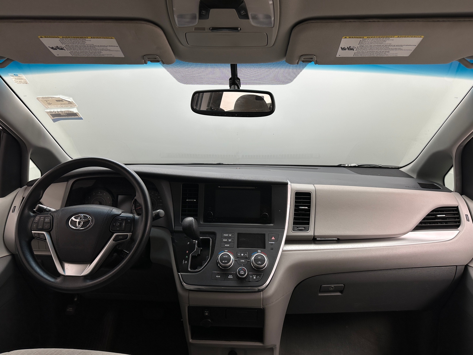 Thumbnail: 2017 Toyota Sienna - 3