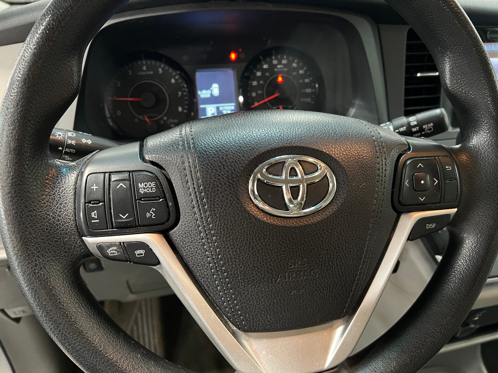 Thumbnail: 2017 Toyota Sienna - 5