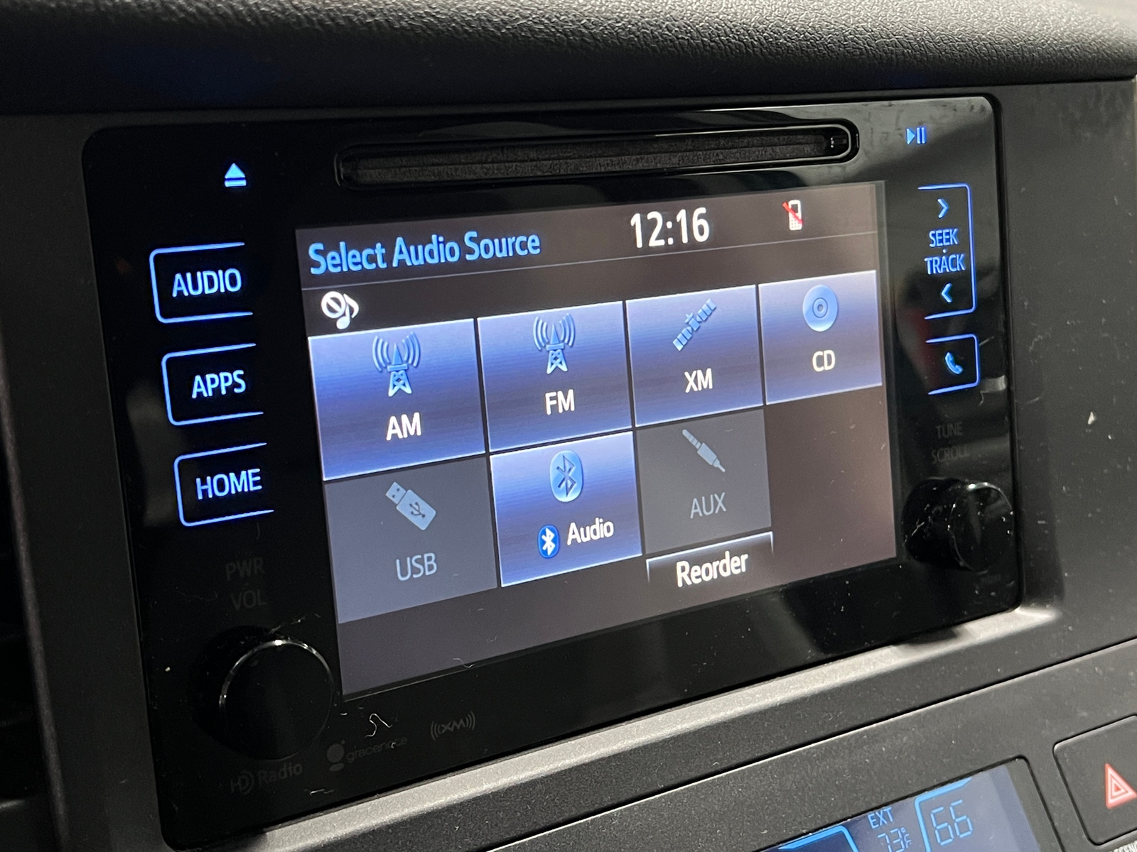 Thumbnail: 2017 Toyota Sienna - 4