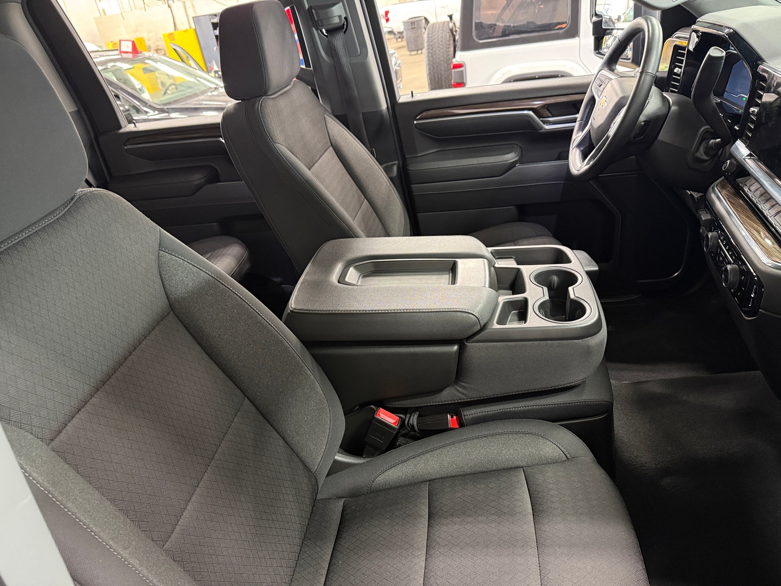 Thumbnail: 2024 Chevrolet Silverado 3500 - 2