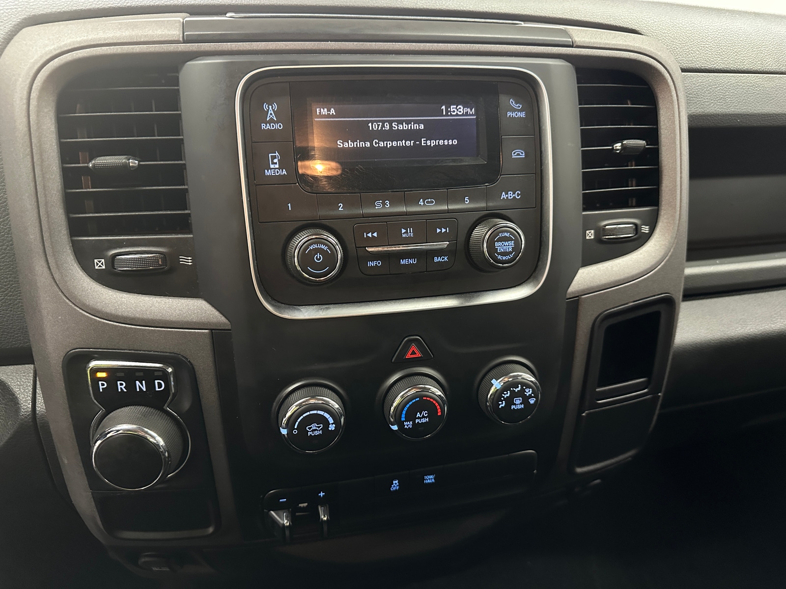Thumbnail: 2019 RAM 1500 Classic - 4