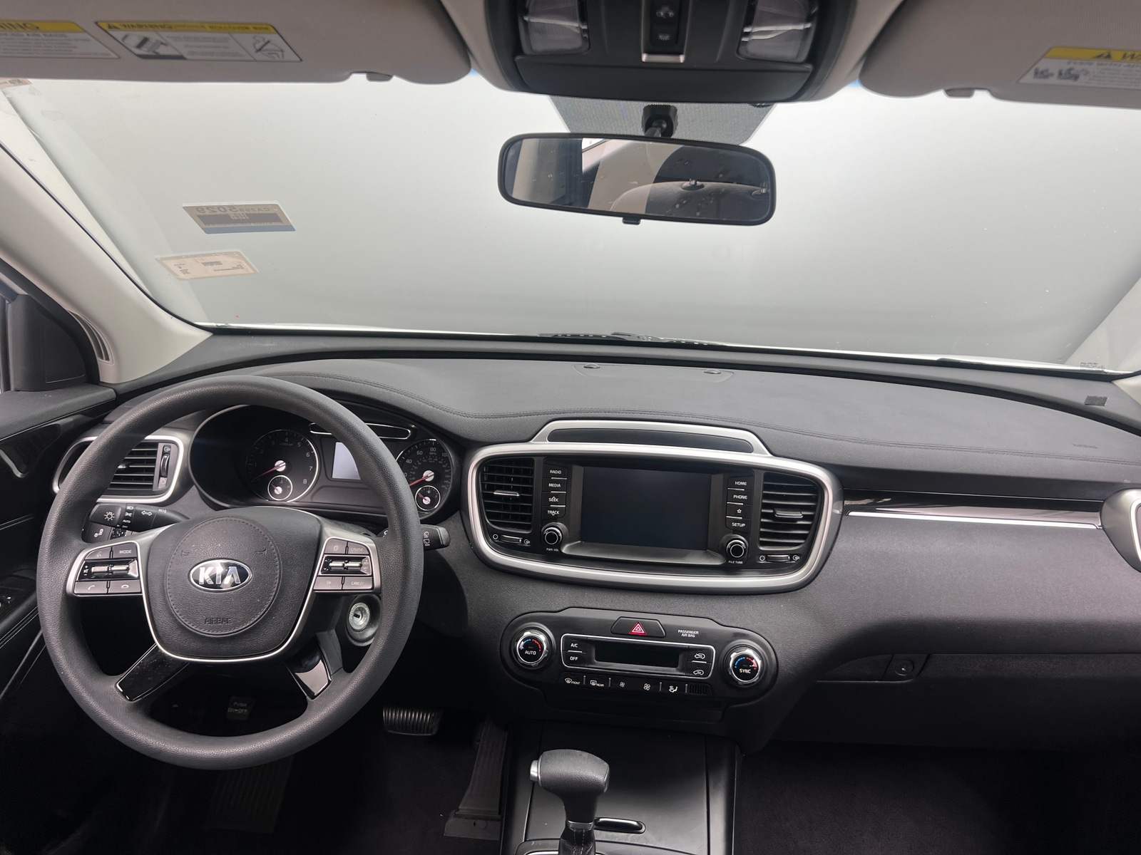 Thumbnail: 2019 Kia Sorento - 3