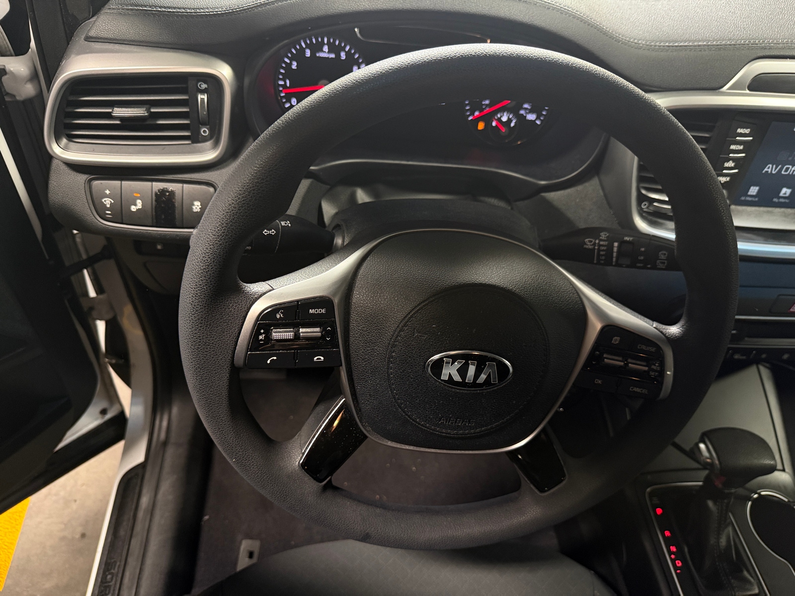 Thumbnail: 2019 Kia Sorento - 5