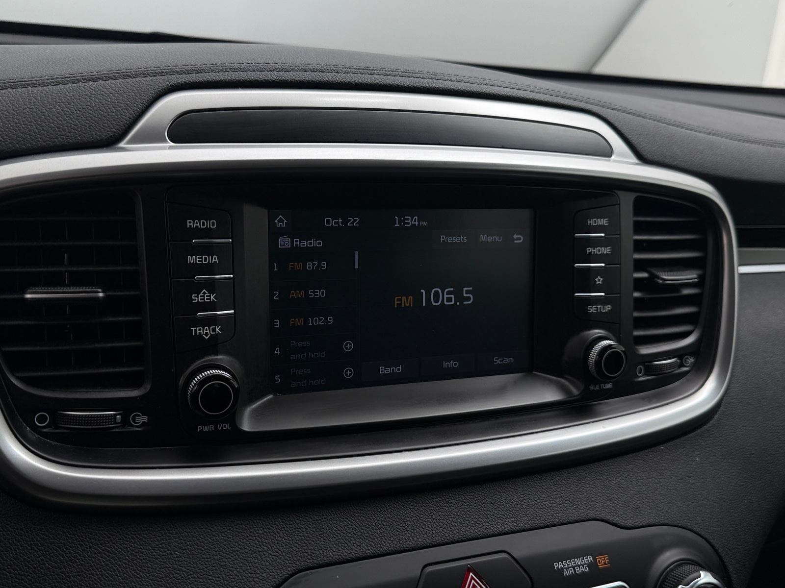Thumbnail: 2019 Kia Sorento - 4