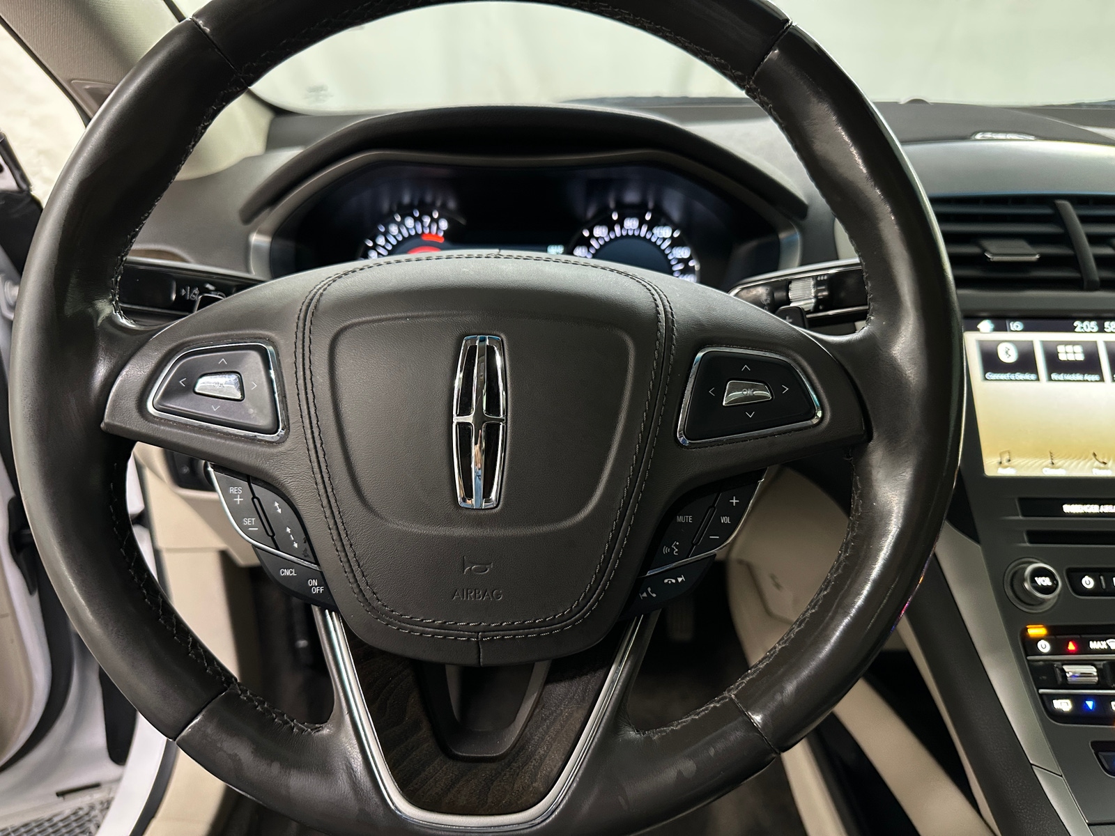 Thumbnail: 2018 Lincoln MKZ - 4