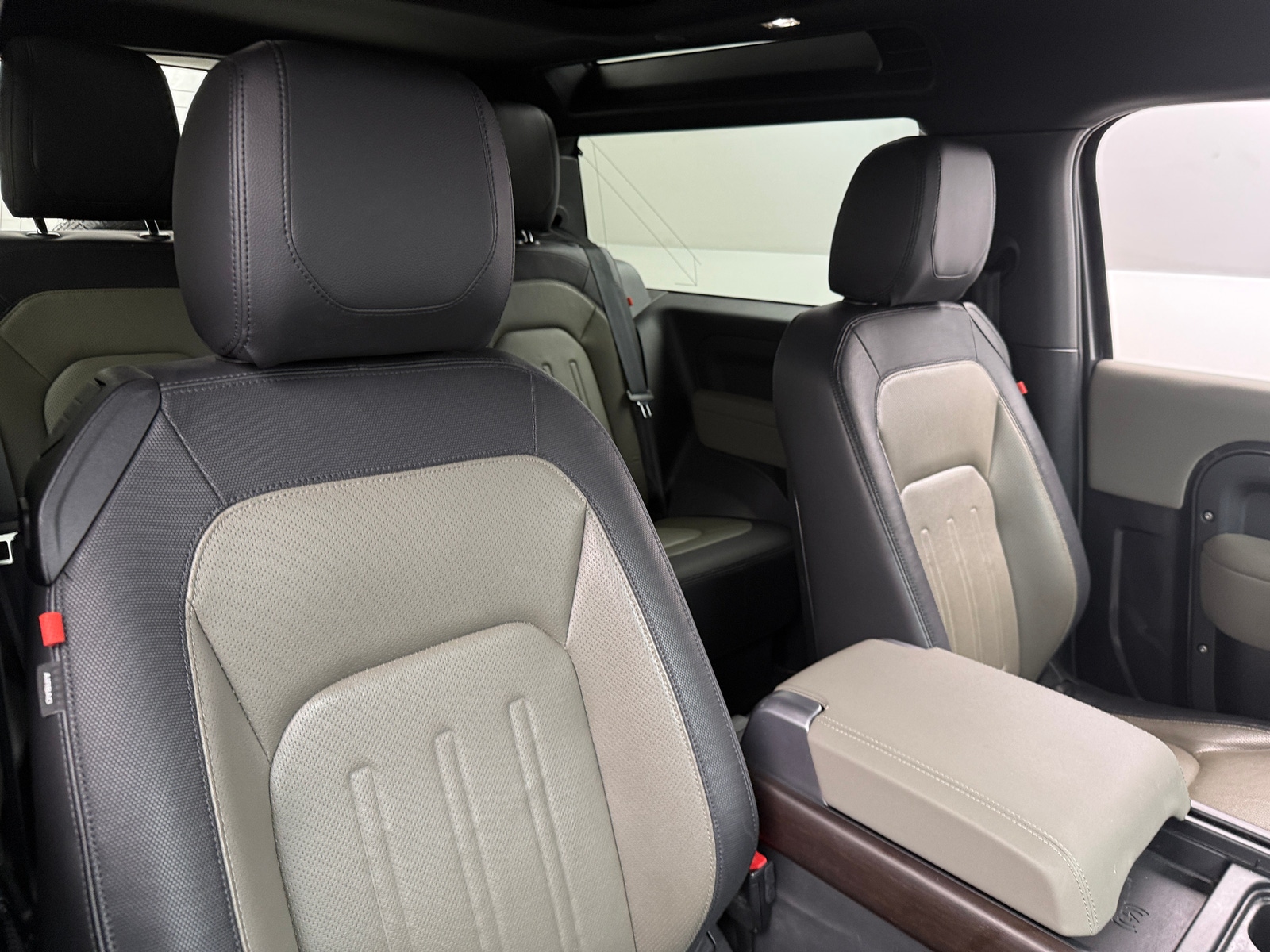 Thumbnail: 2021 Land Rover Defender - 2