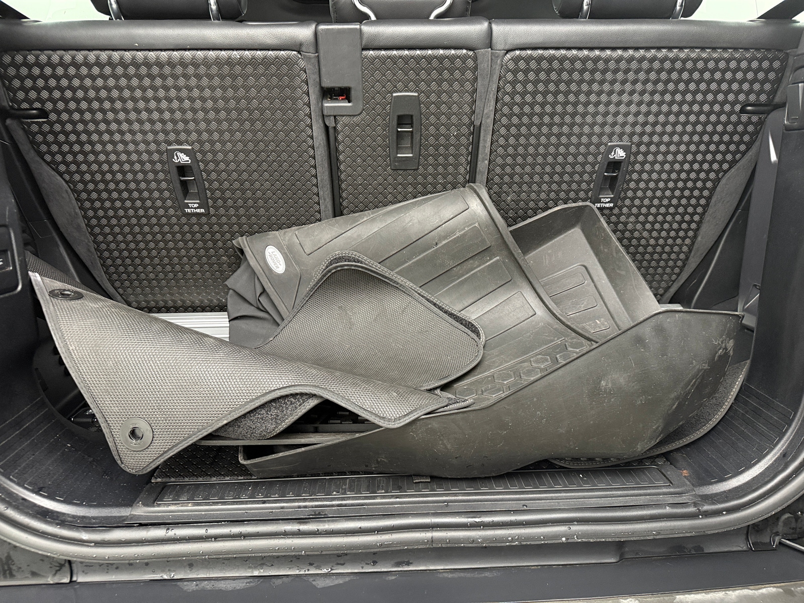 Thumbnail: 2021 Land Rover Defender - 7