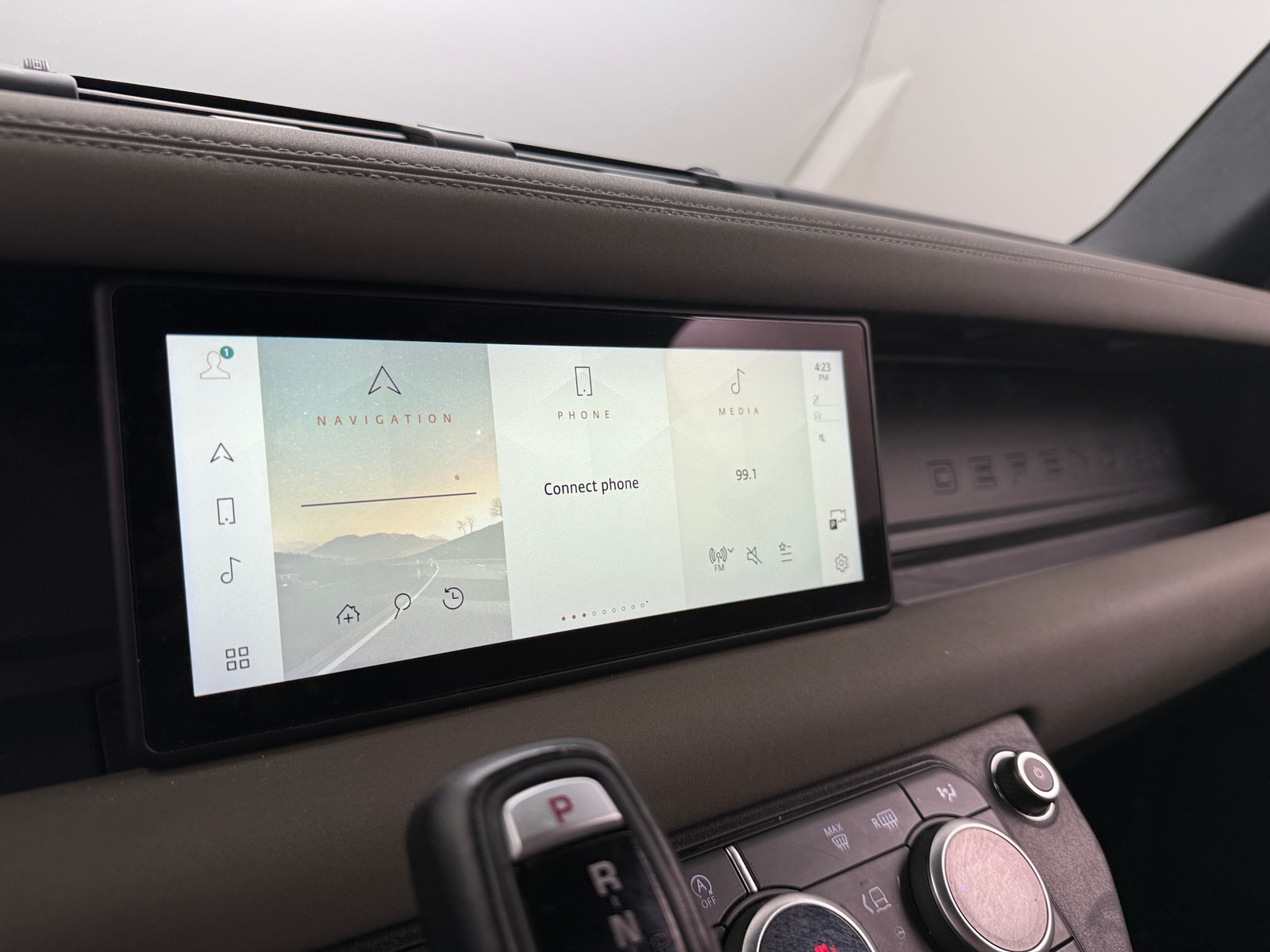 Thumbnail: 2021 Land Rover Defender - 4