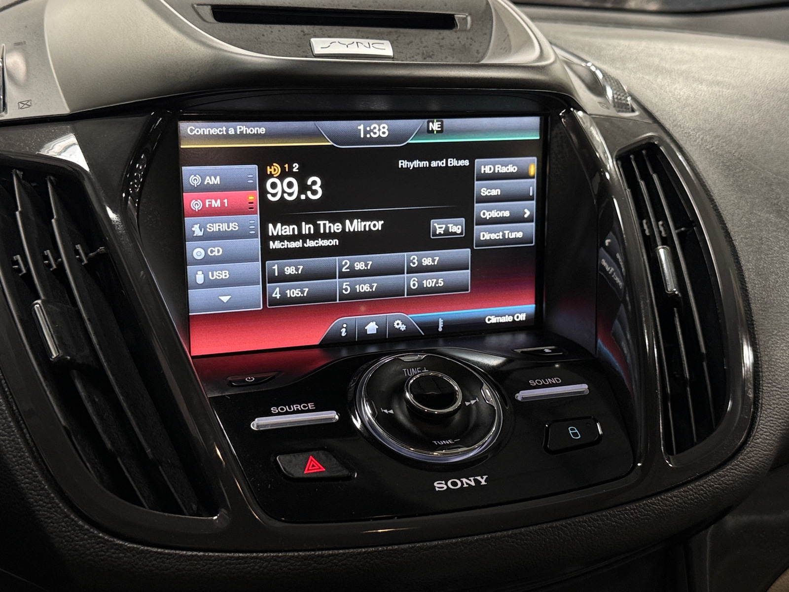 Thumbnail: 2015 Ford Escape - 3