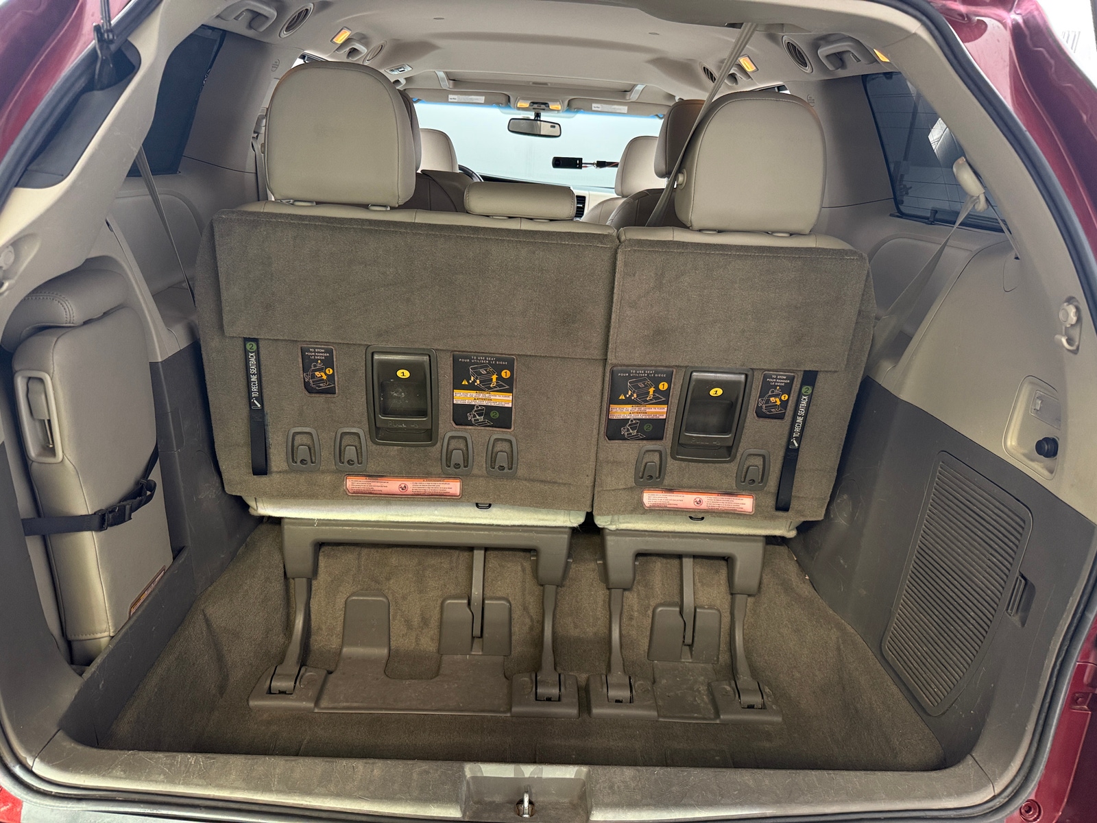 Thumbnail: 2015 Toyota Sienna - 6