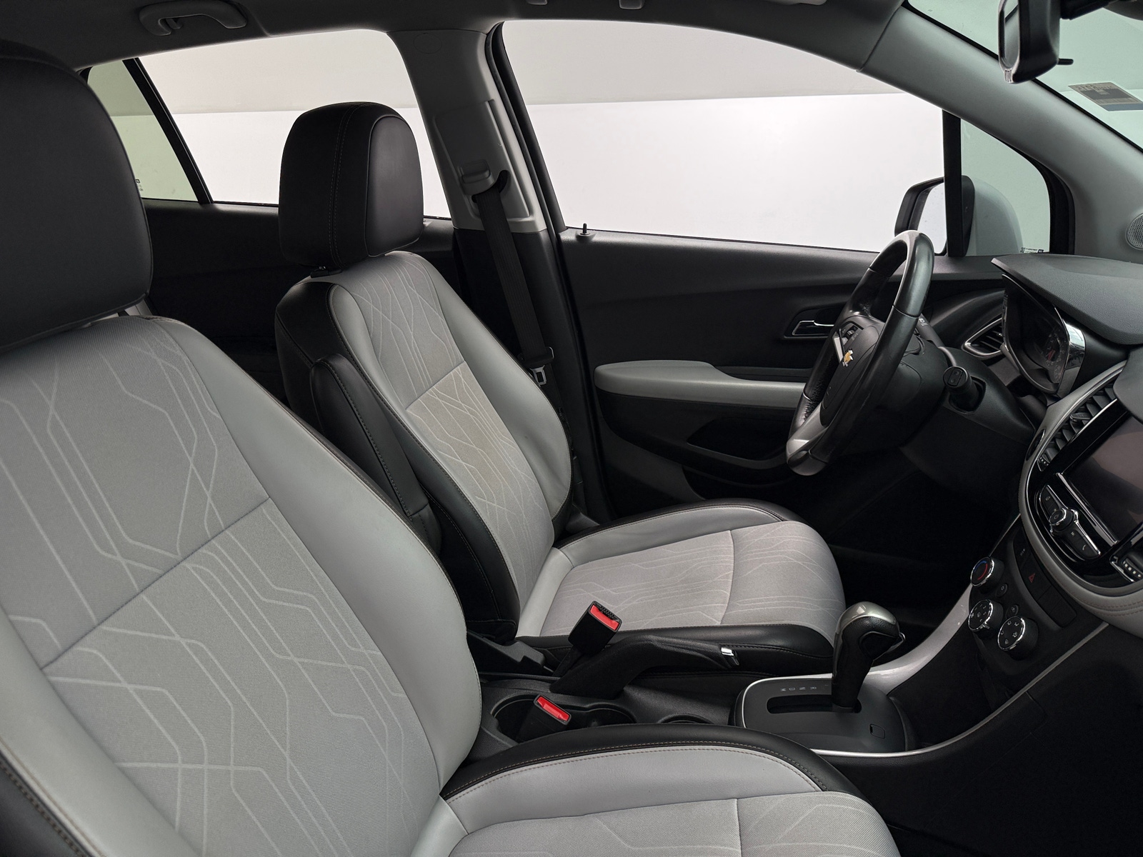 Thumbnail: 2021 Chevrolet Trax - 2