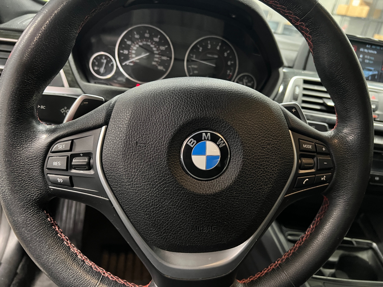 Thumbnail: 2018 BMW 3 Series - 4