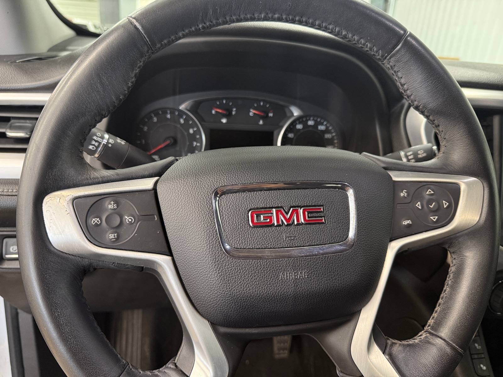 Thumbnail: 2017 GMC Acadia - 4