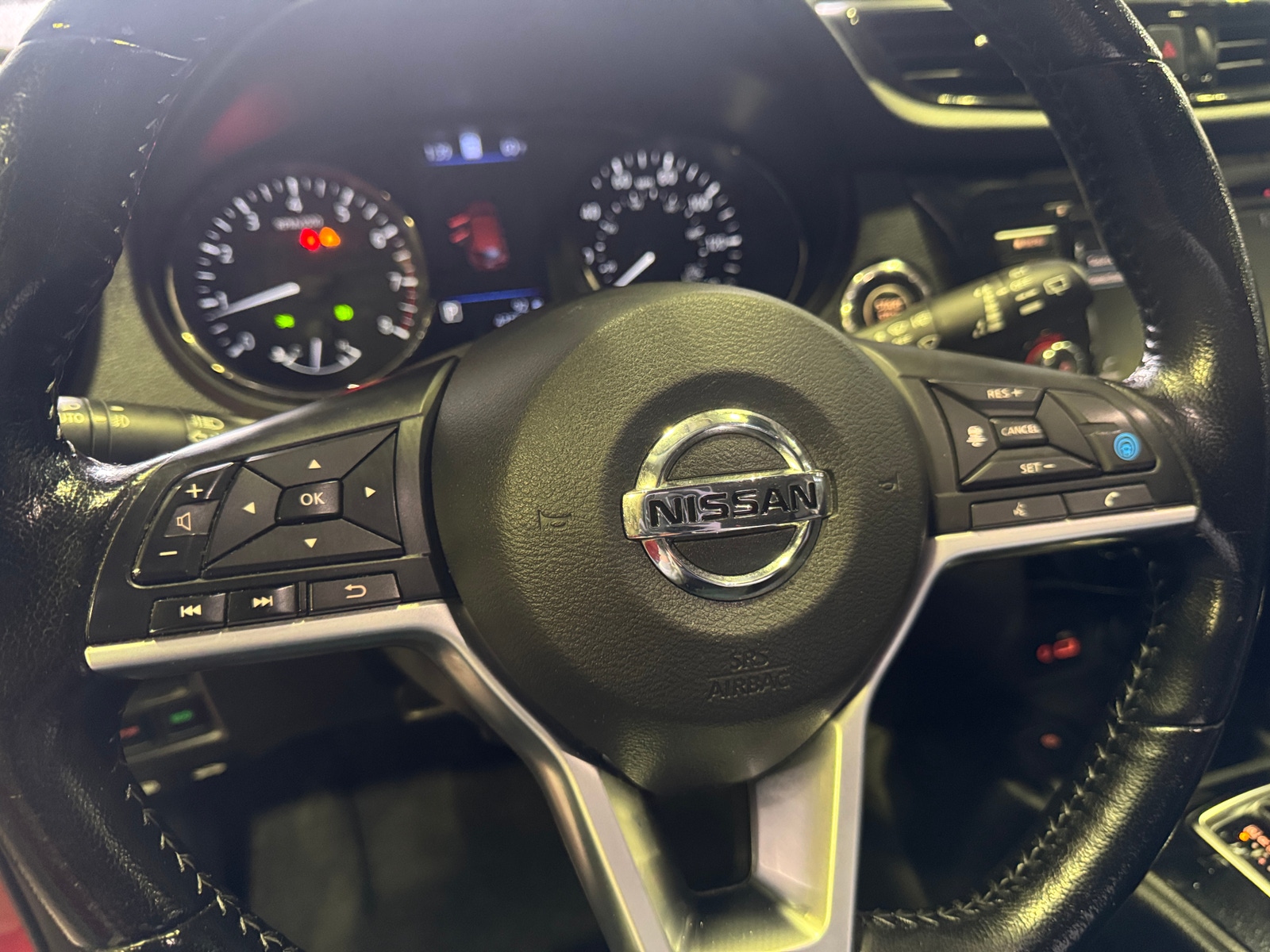 Thumbnail: 2021 Nissan Rogue Sport - 4
