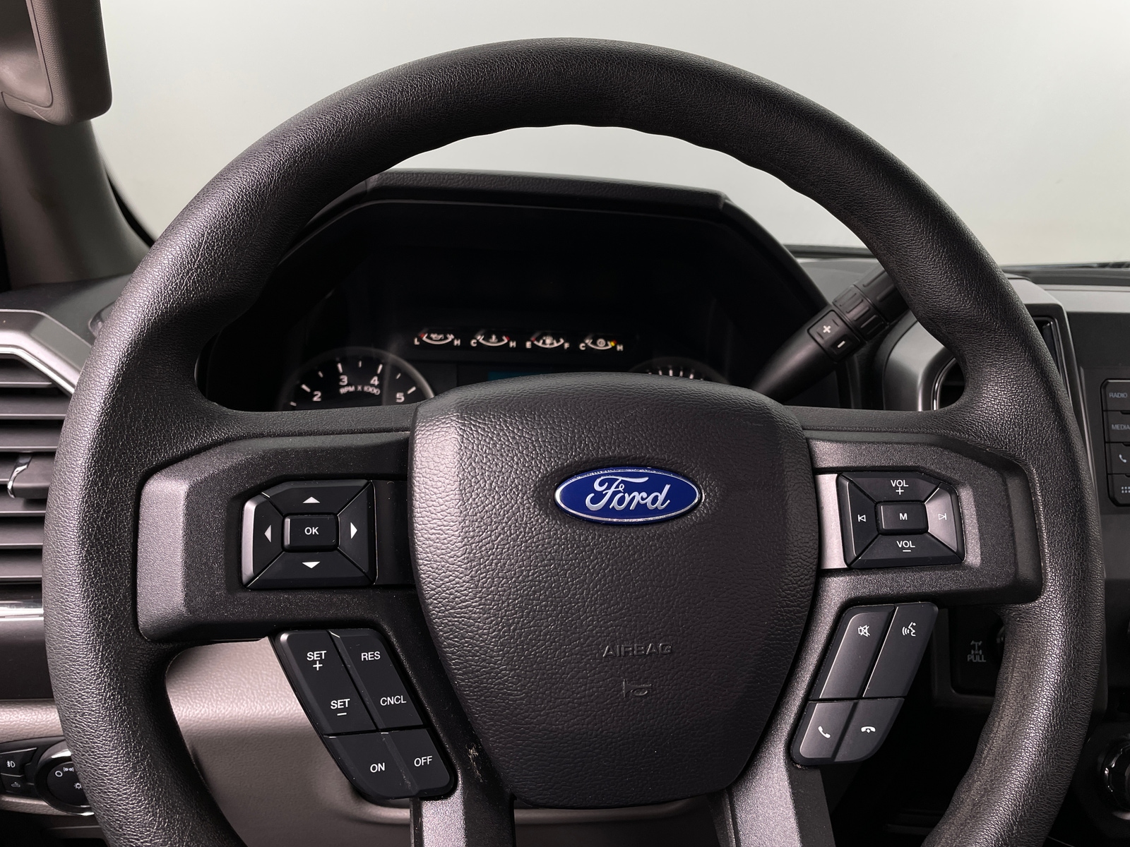 Thumbnail: 2018 Ford Econoline - 5