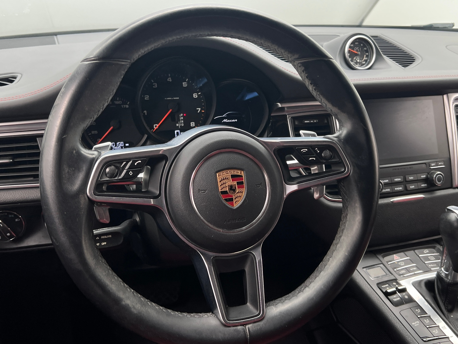 Thumbnail: 2018 Porsche Macan - 4