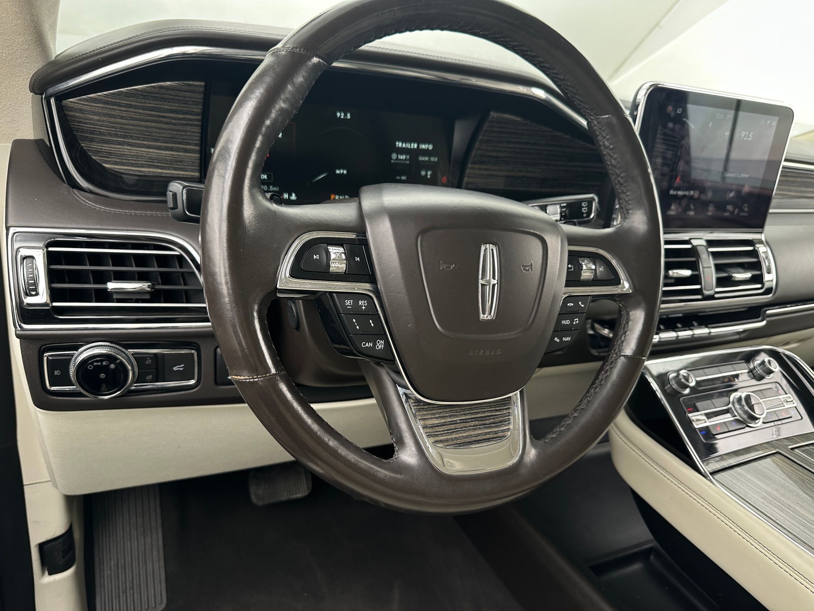 Thumbnail: 2020 Lincoln Navigator - 4
