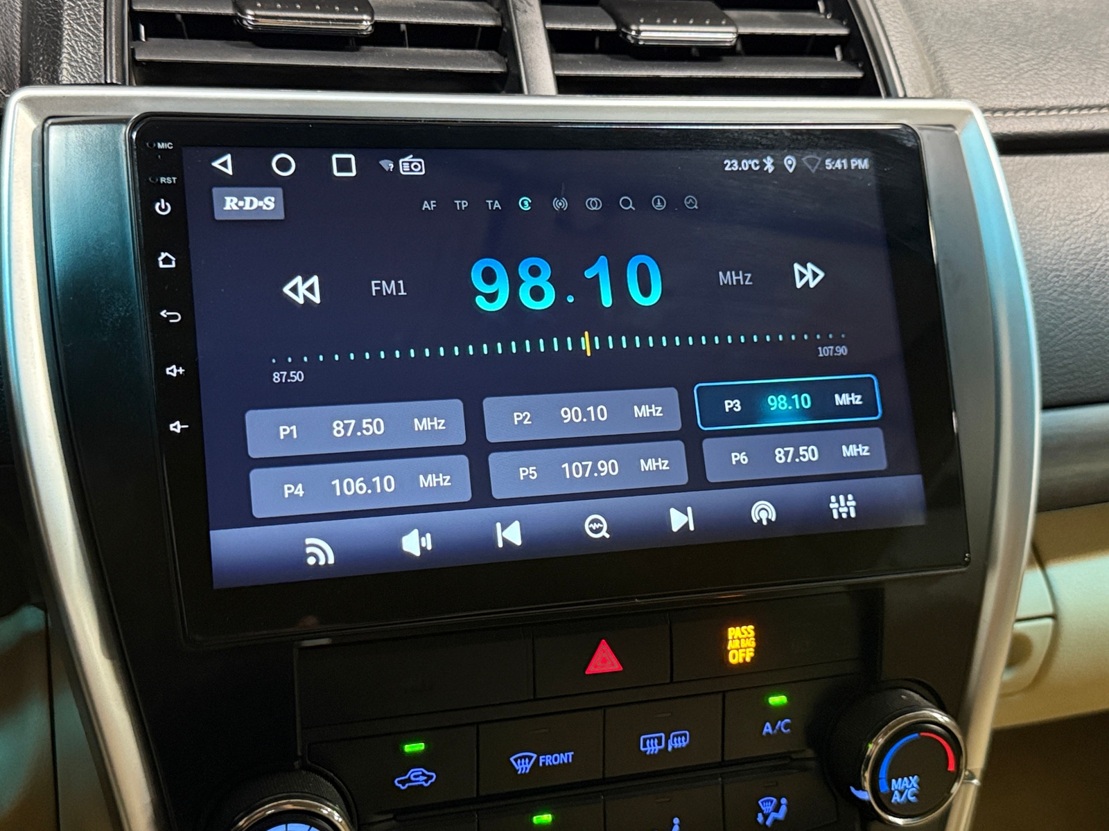 Thumbnail: 2017 Toyota Camry - 4