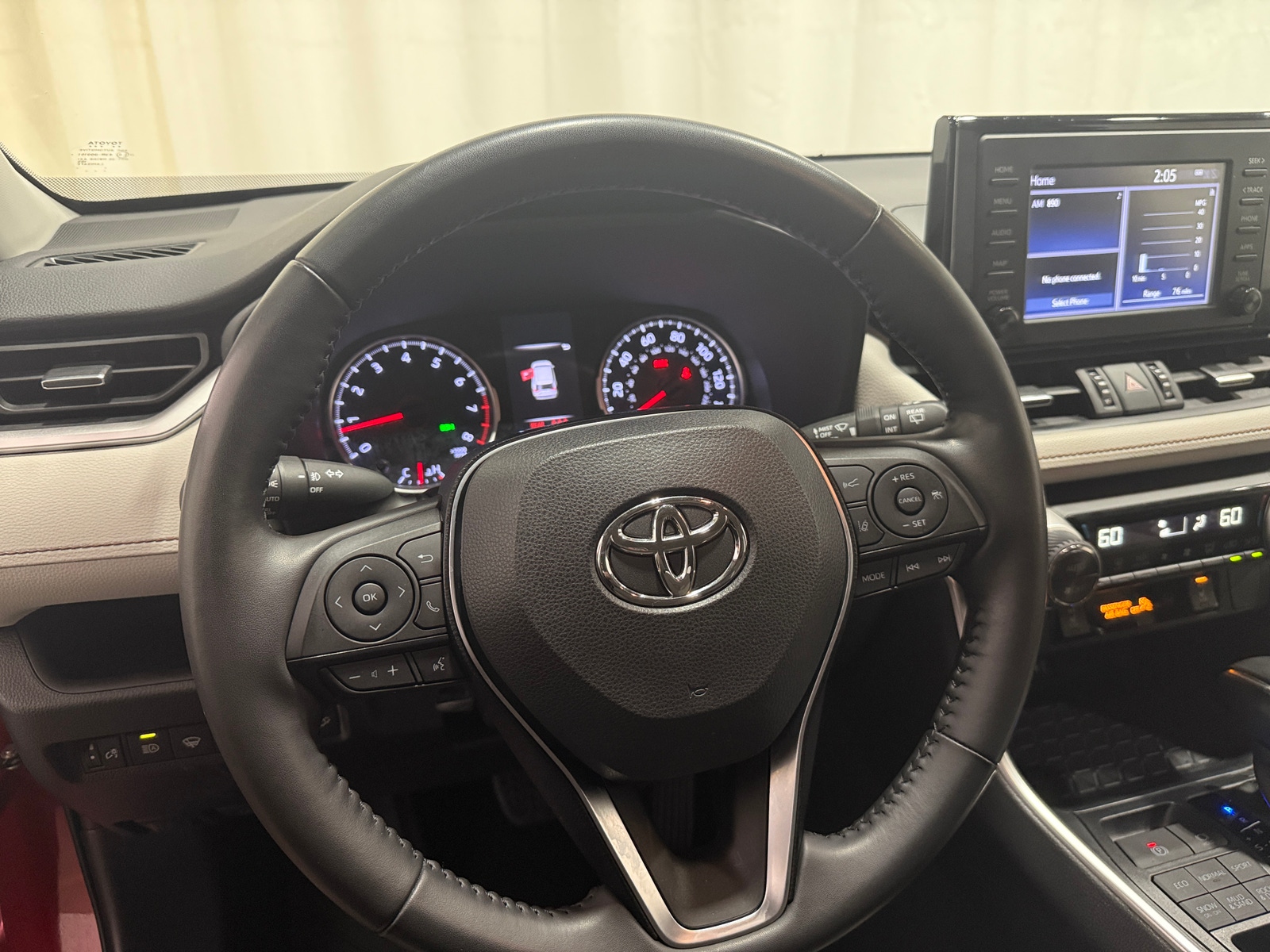 Thumbnail: 2019 Toyota RAV4 - 4