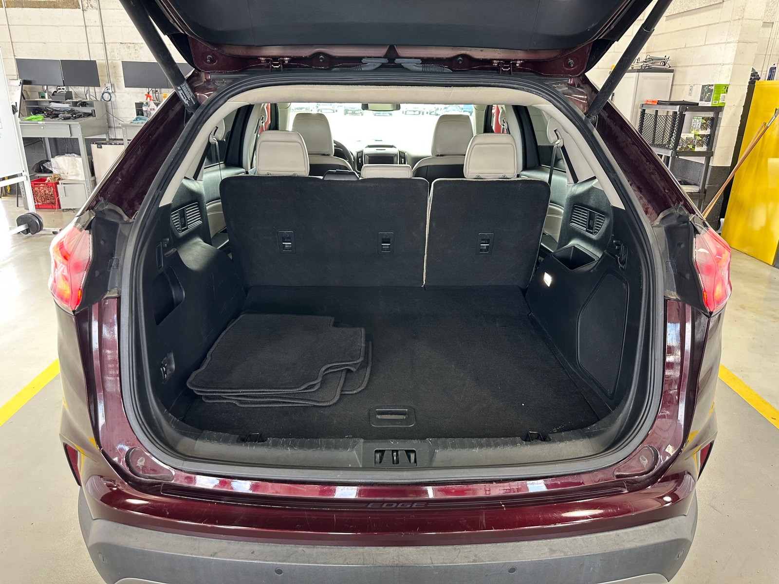 Thumbnail: 2020 Ford Edge - 6