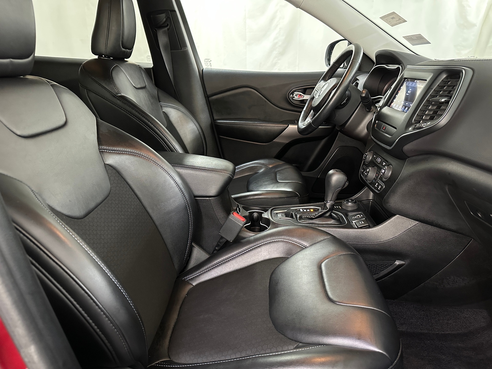 Thumbnail: 2019 Jeep Cherokee - 2