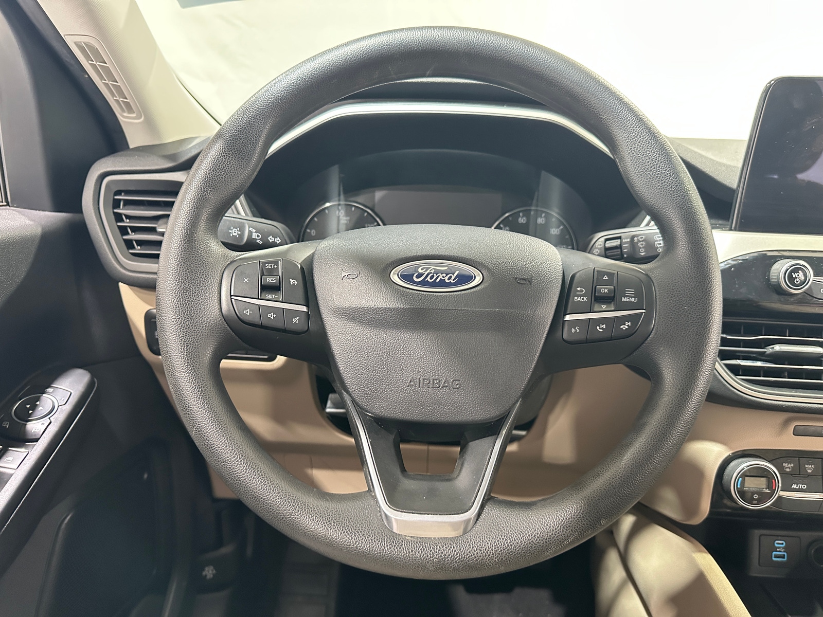 Thumbnail: 2021 Ford Escape - 5