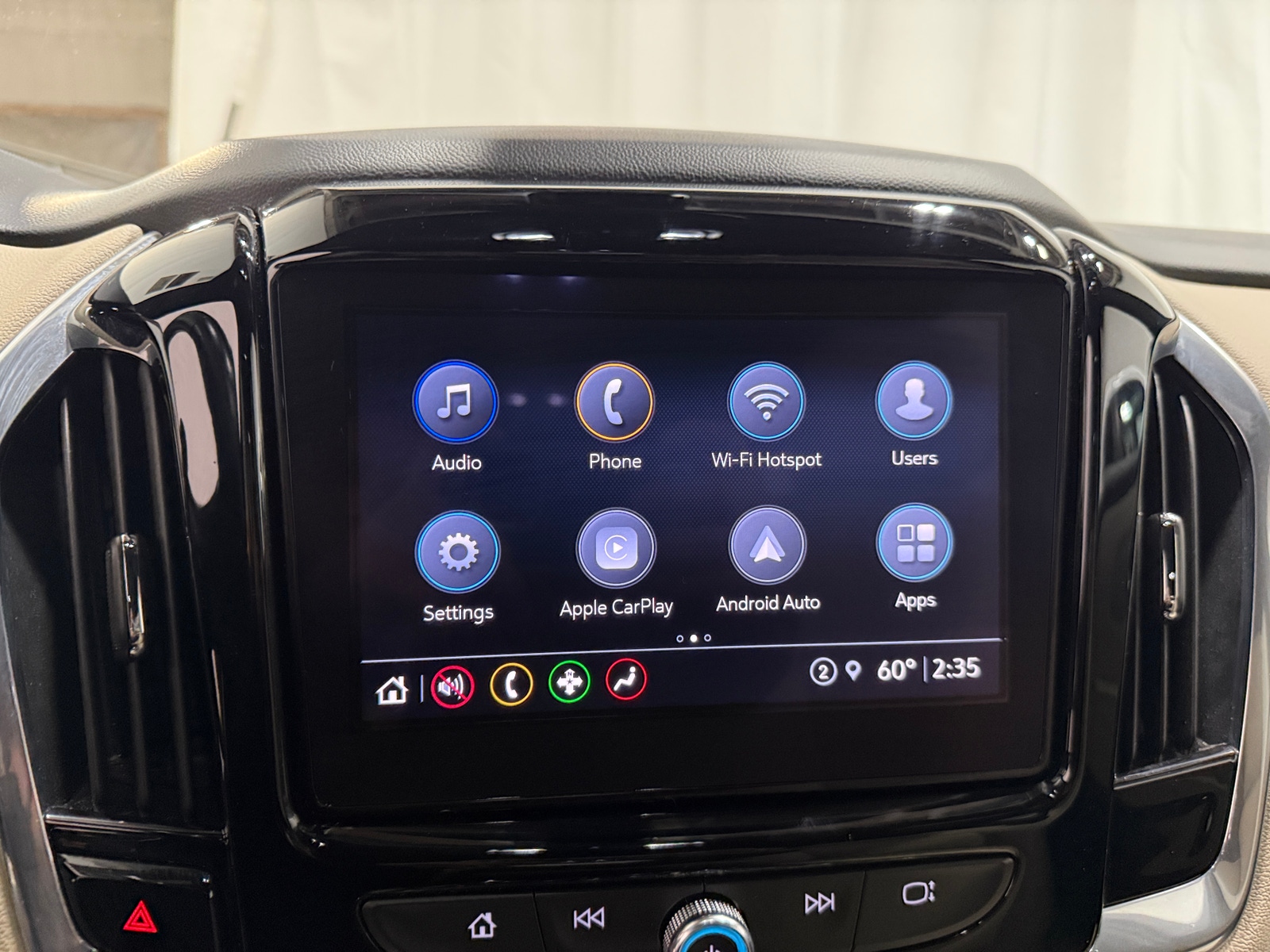 Thumbnail: 2022 Chevrolet Traverse - 4