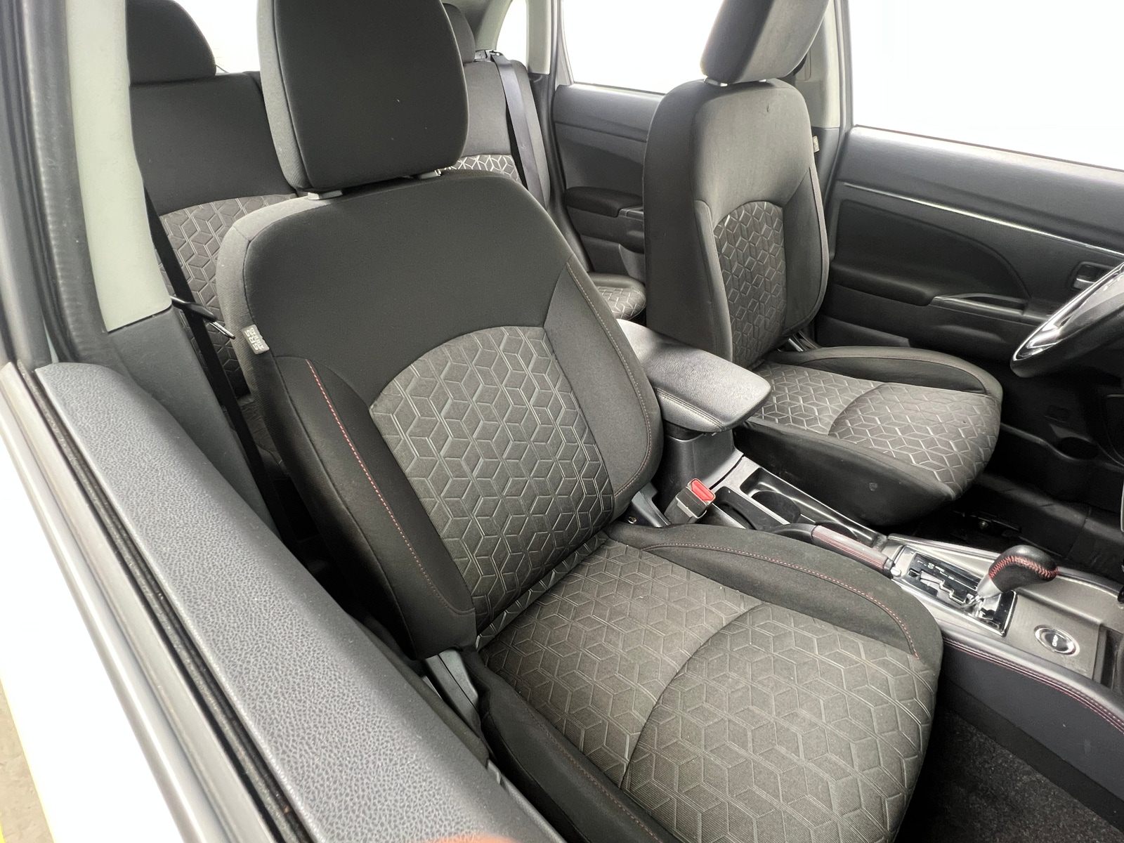 Thumbnail: 2024 Mitsubishi Outlander Sport - 2