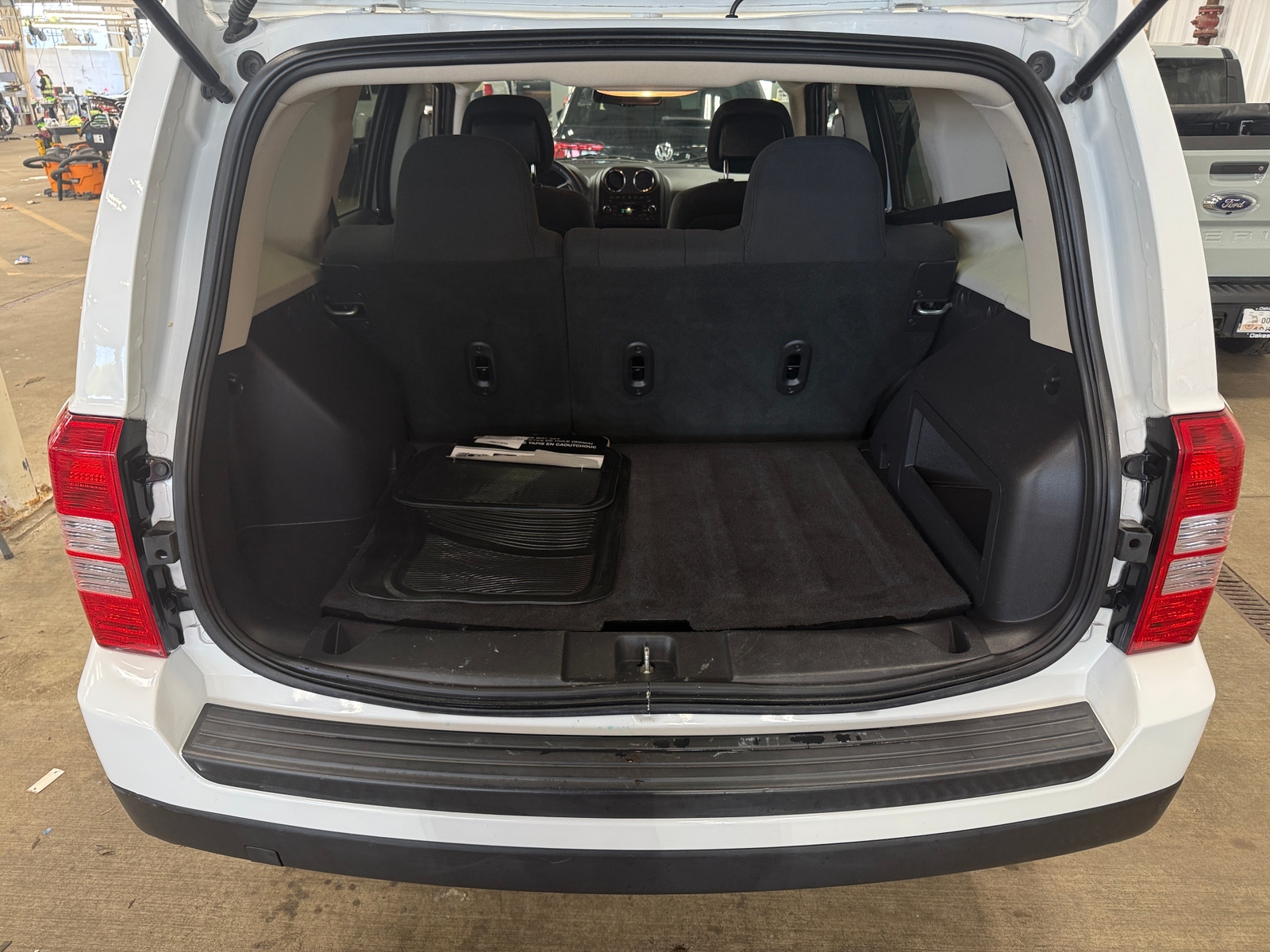 Thumbnail: 2017 Jeep Patriot - 7