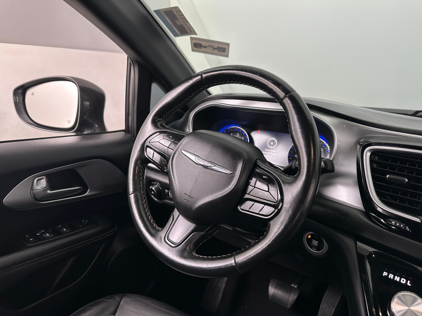 Thumbnail: 2019 Chrysler Pacifica - 4
