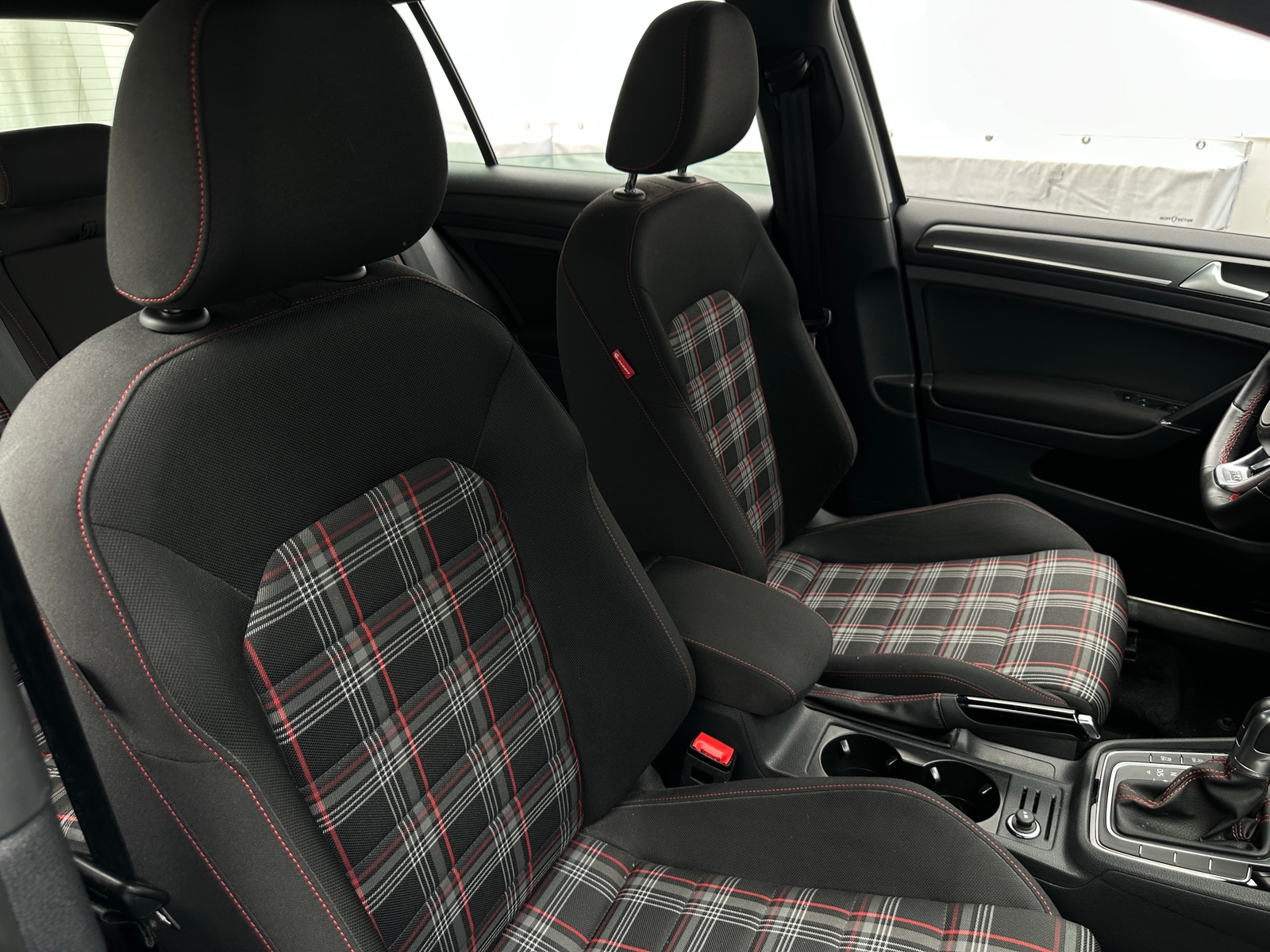 Thumbnail: 2019 Volkswagen Golf - 2