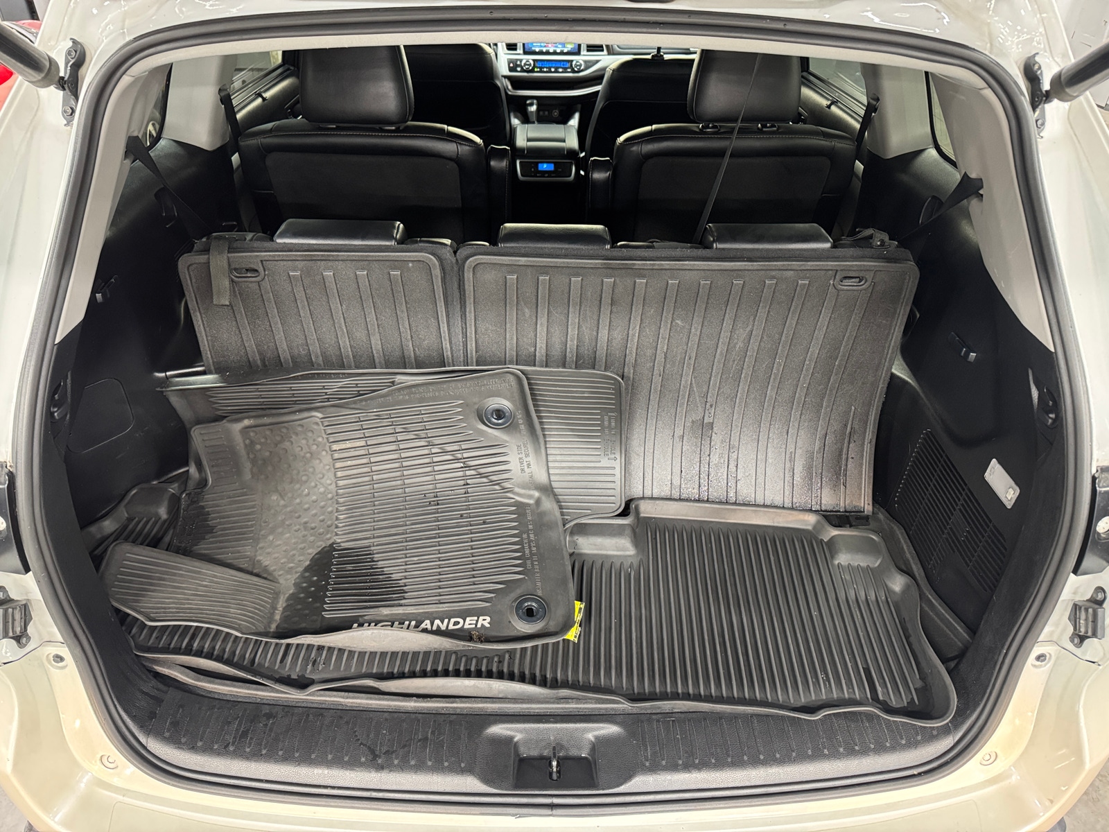 Thumbnail: 2019 Toyota Highlander - 6