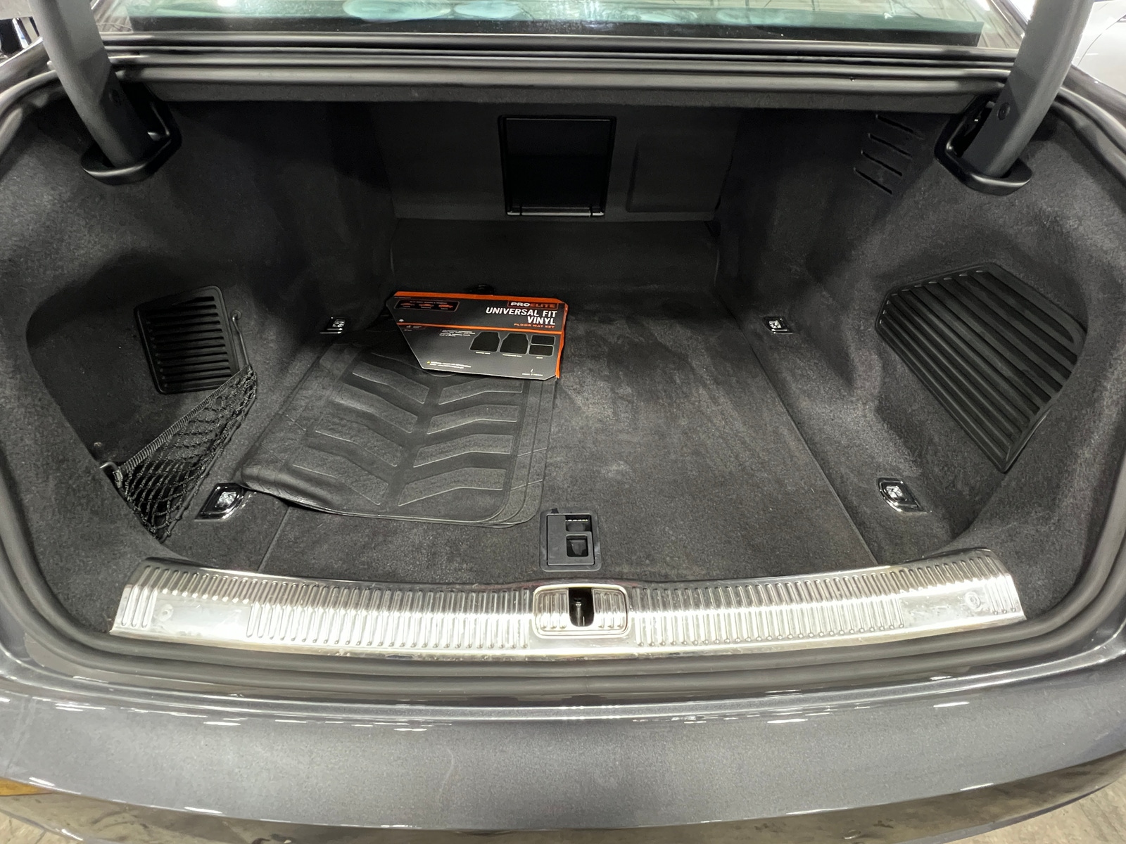 Thumbnail: 2020 Audi S8 - 6