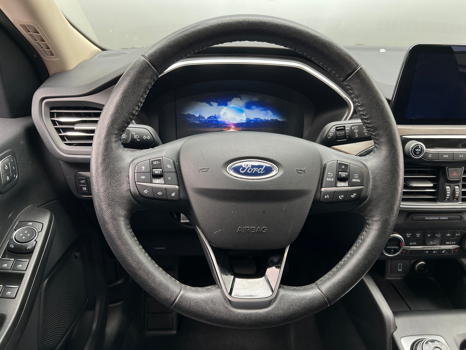 Thumbnail: 2020 Ford Escape - 4