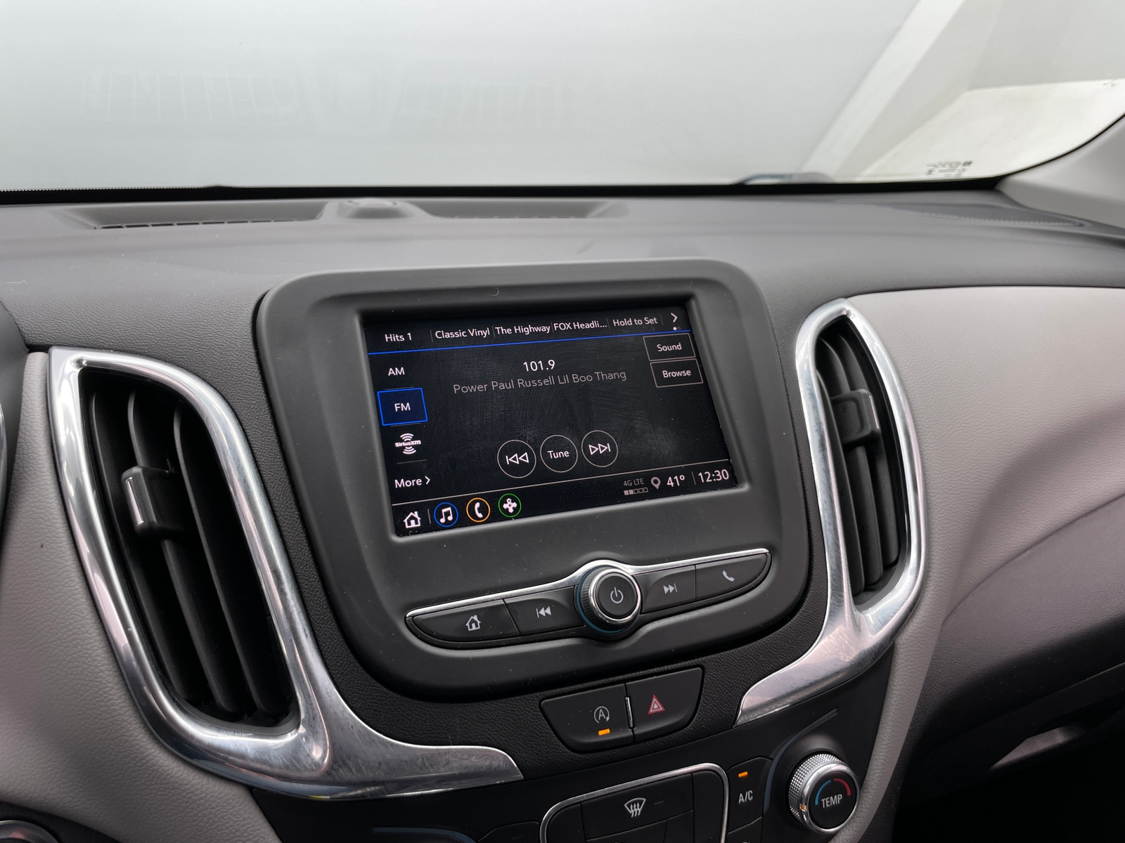 Thumbnail: 2023 Chevrolet Equinox - 4