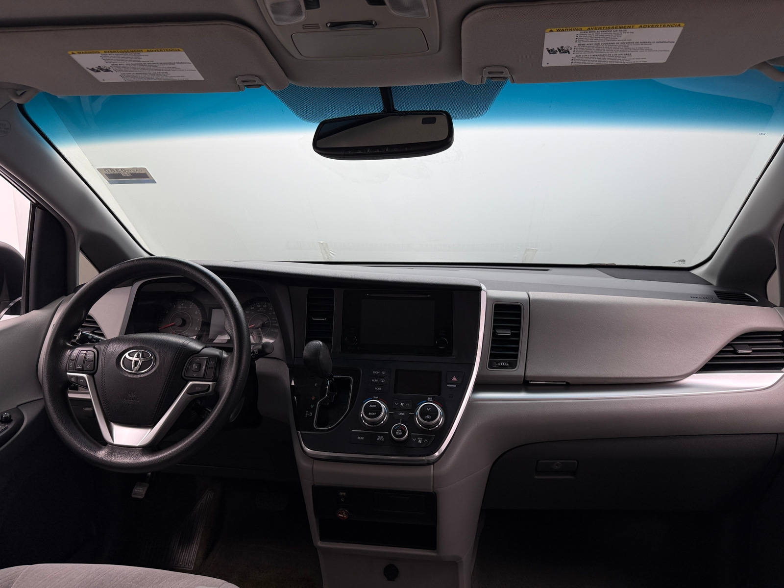 Thumbnail: 2015 Toyota Sienna - 3