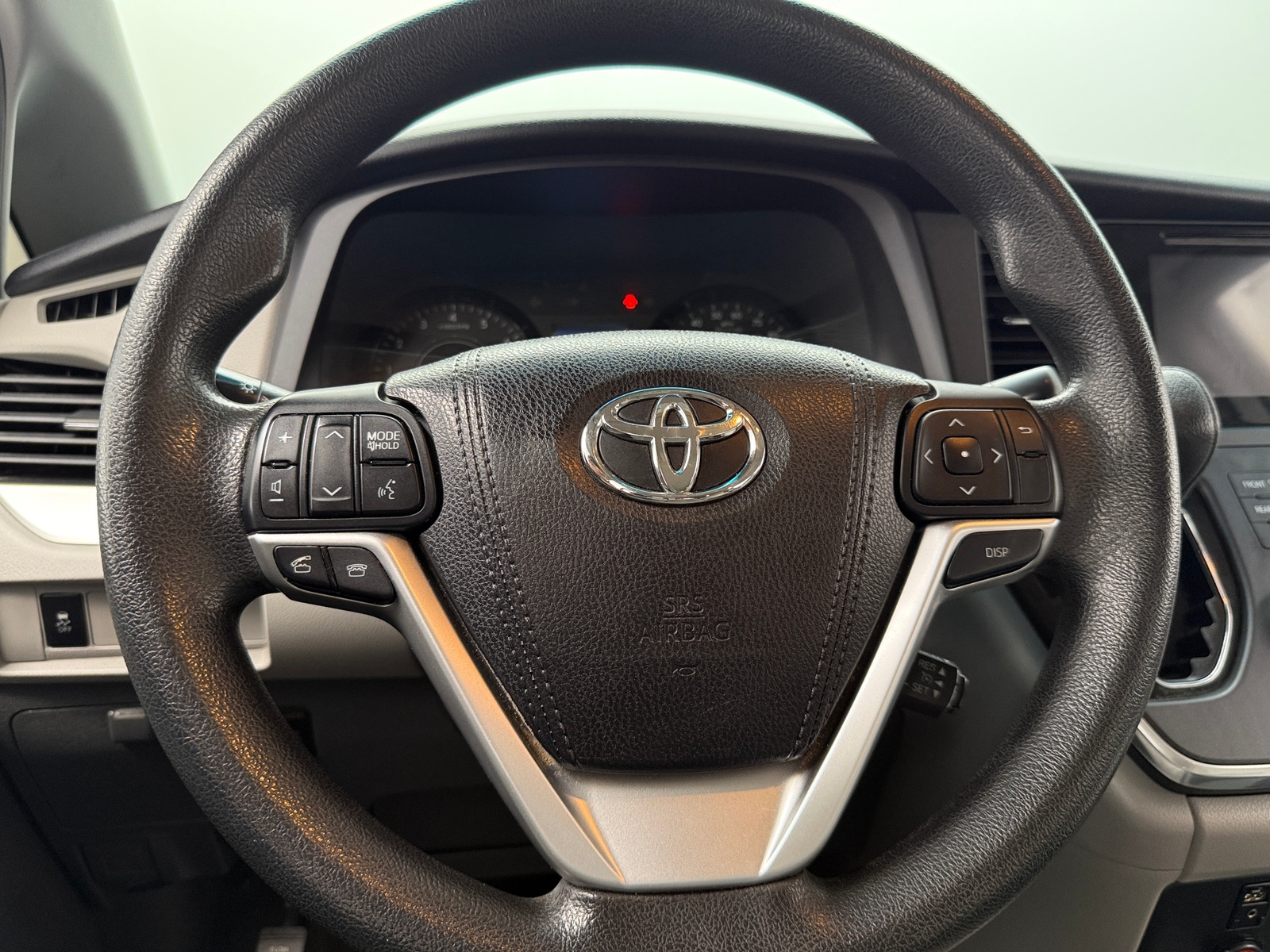 Thumbnail: 2015 Toyota Sienna - 5