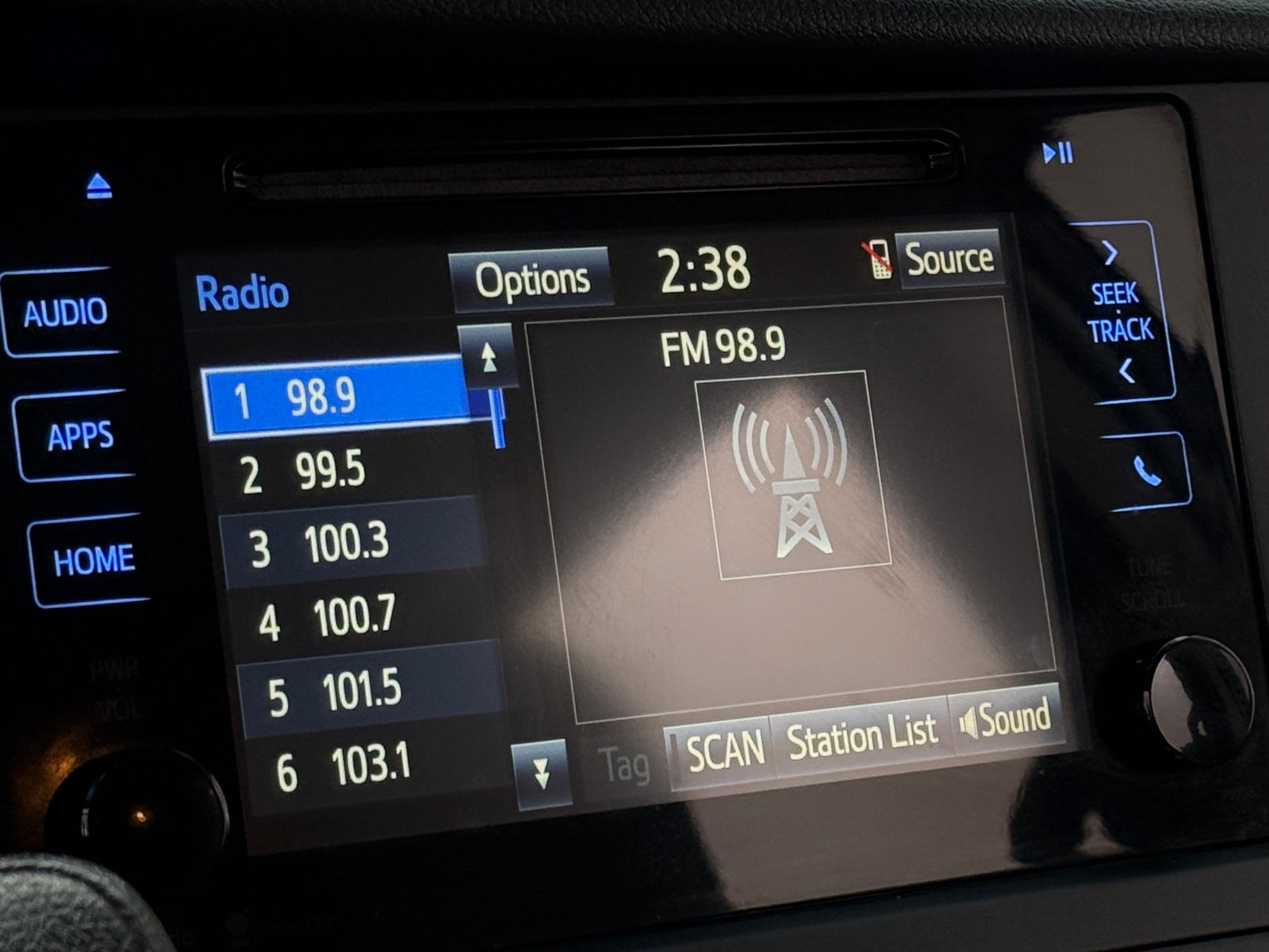 Thumbnail: 2015 Toyota Sienna - 4