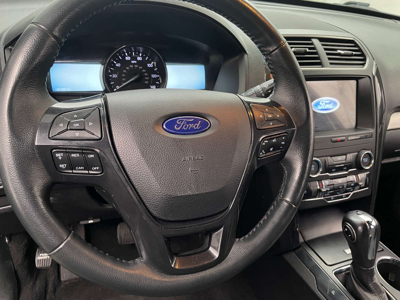 Thumbnail: 2019 Ford Explorer - 5