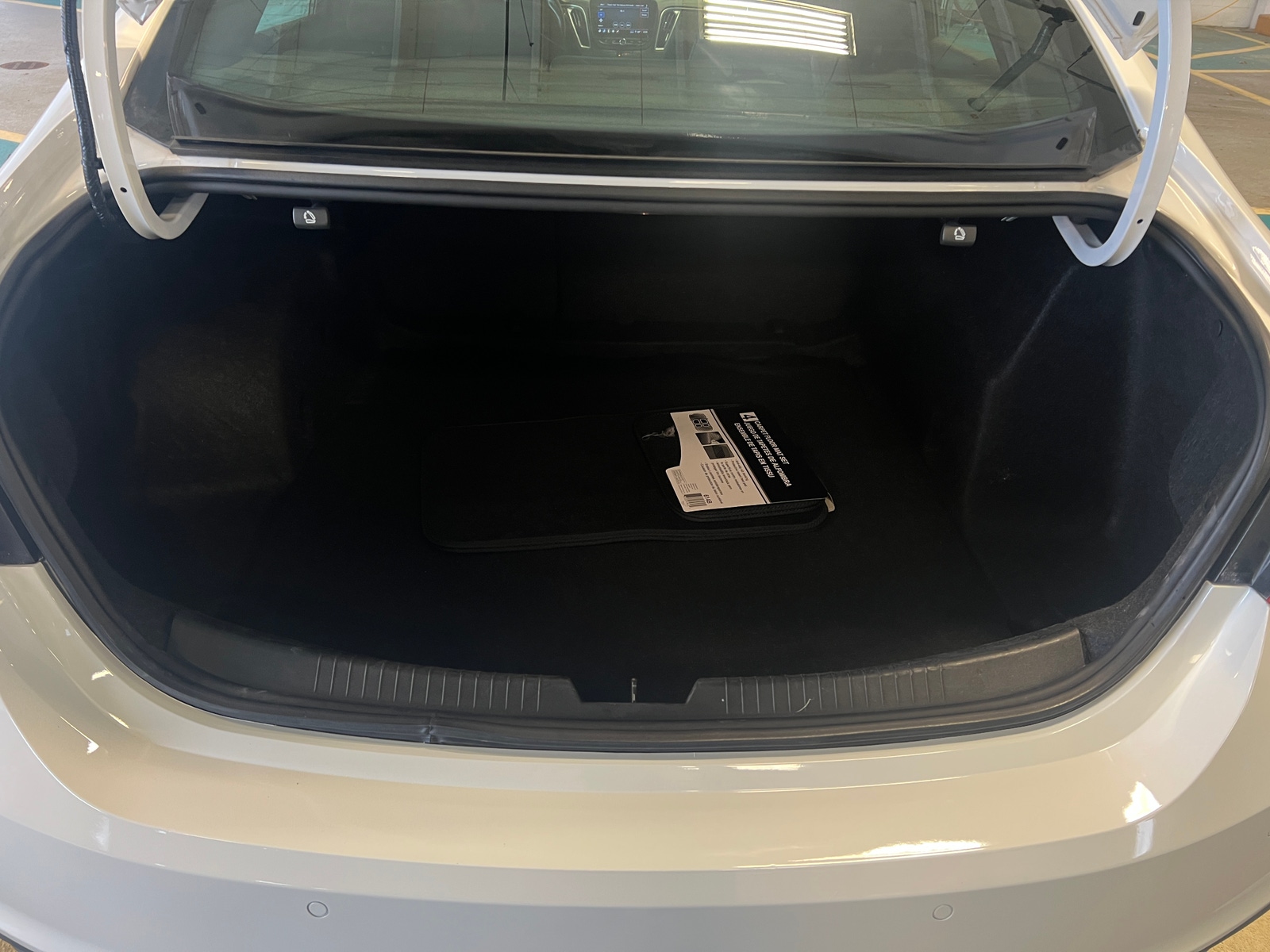 Thumbnail: 2023 Chevrolet Malibu - 7