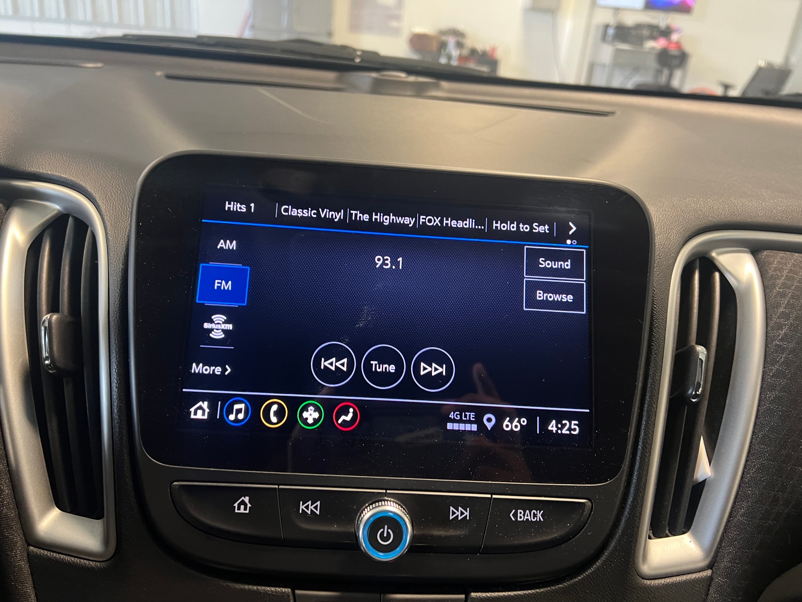 Thumbnail: 2023 Chevrolet Malibu - 4