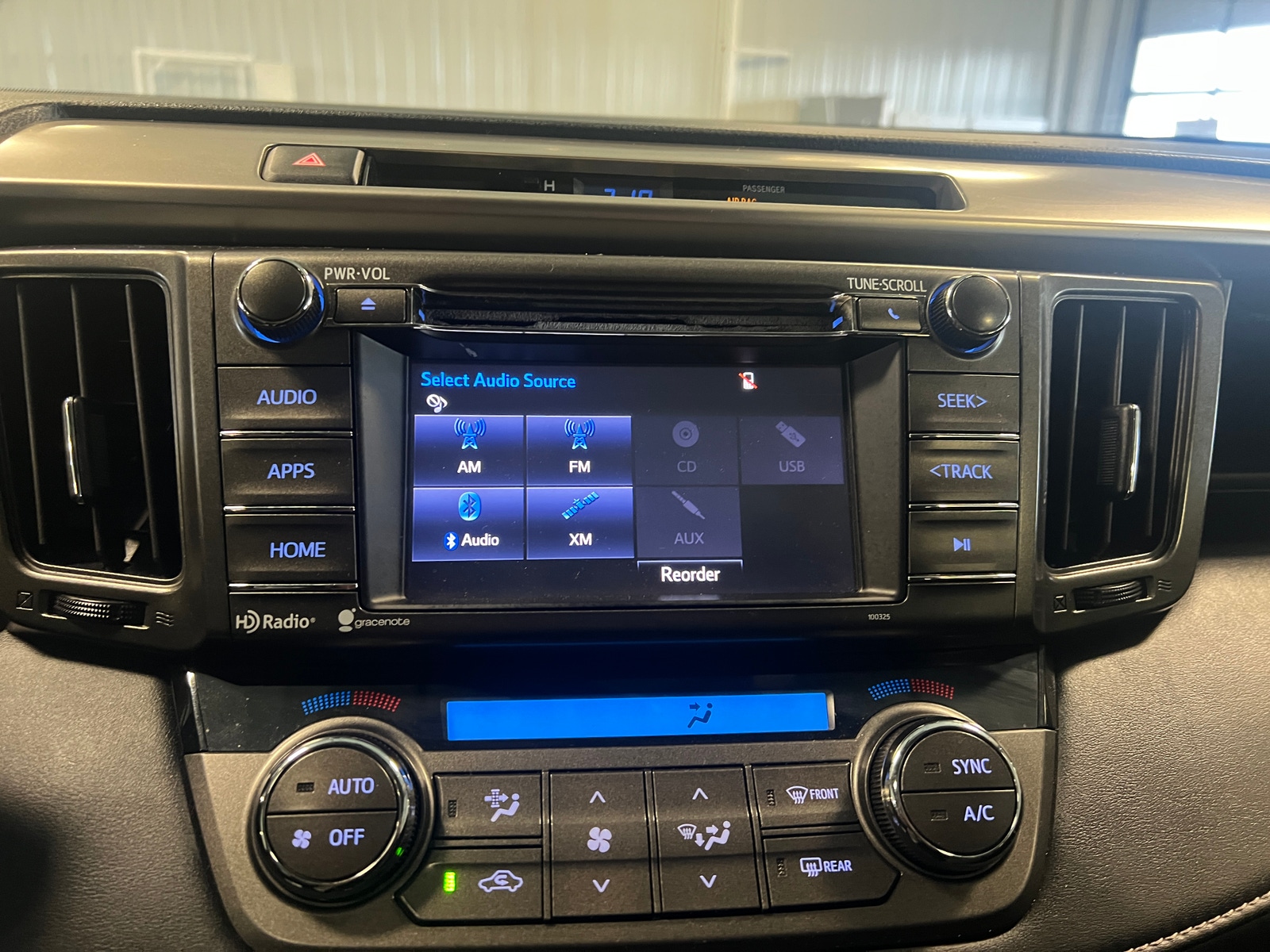 Thumbnail: 2015 Toyota RAV4 - 4