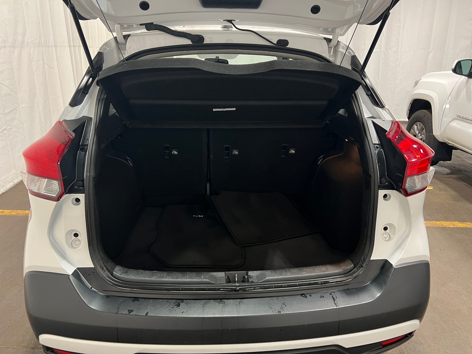 Thumbnail: 2019 Nissan Kicks - 7