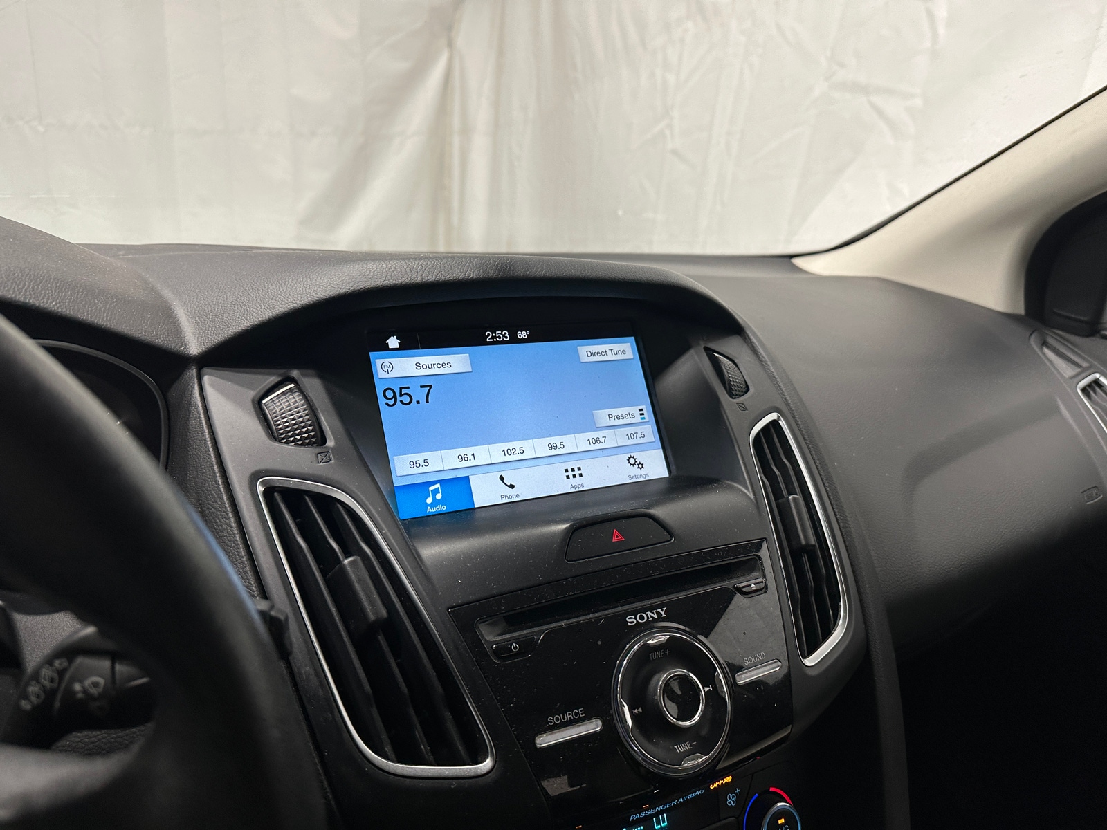Thumbnail: 2016 Ford Focus - 3