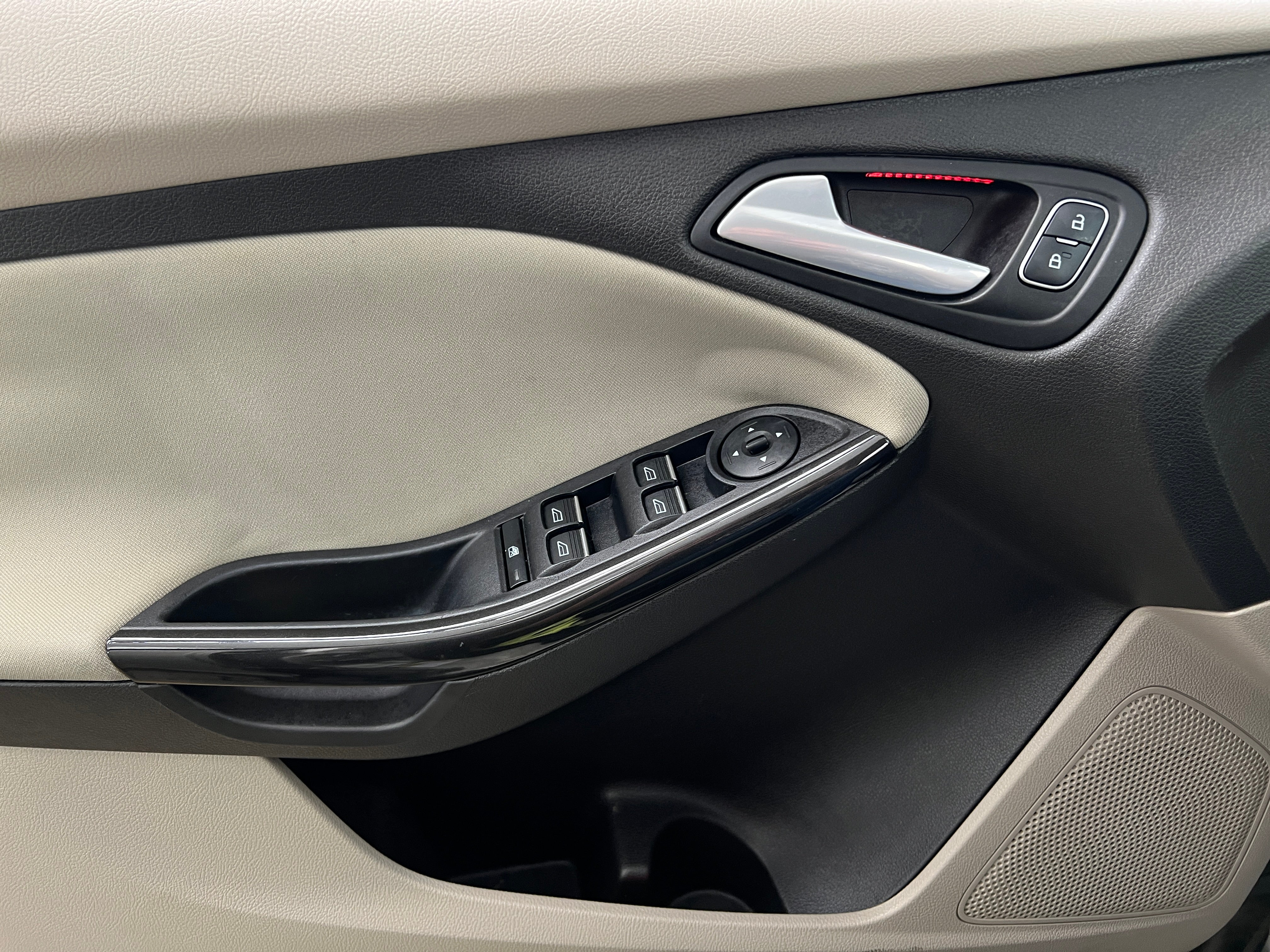 Used 2016 Ford Focus Electric with VIN 1FADP3R42GL388321 for sale in Auburn, WA