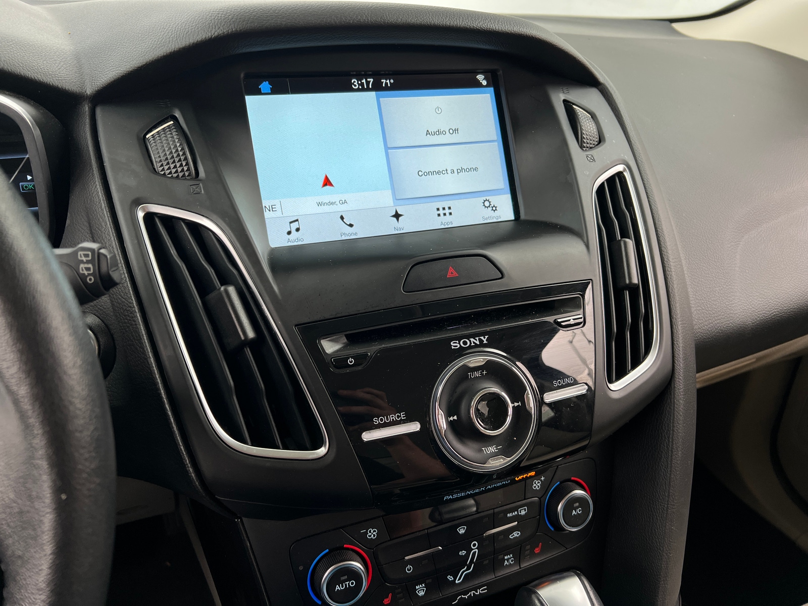 Thumbnail: 2016 Ford Focus - 4