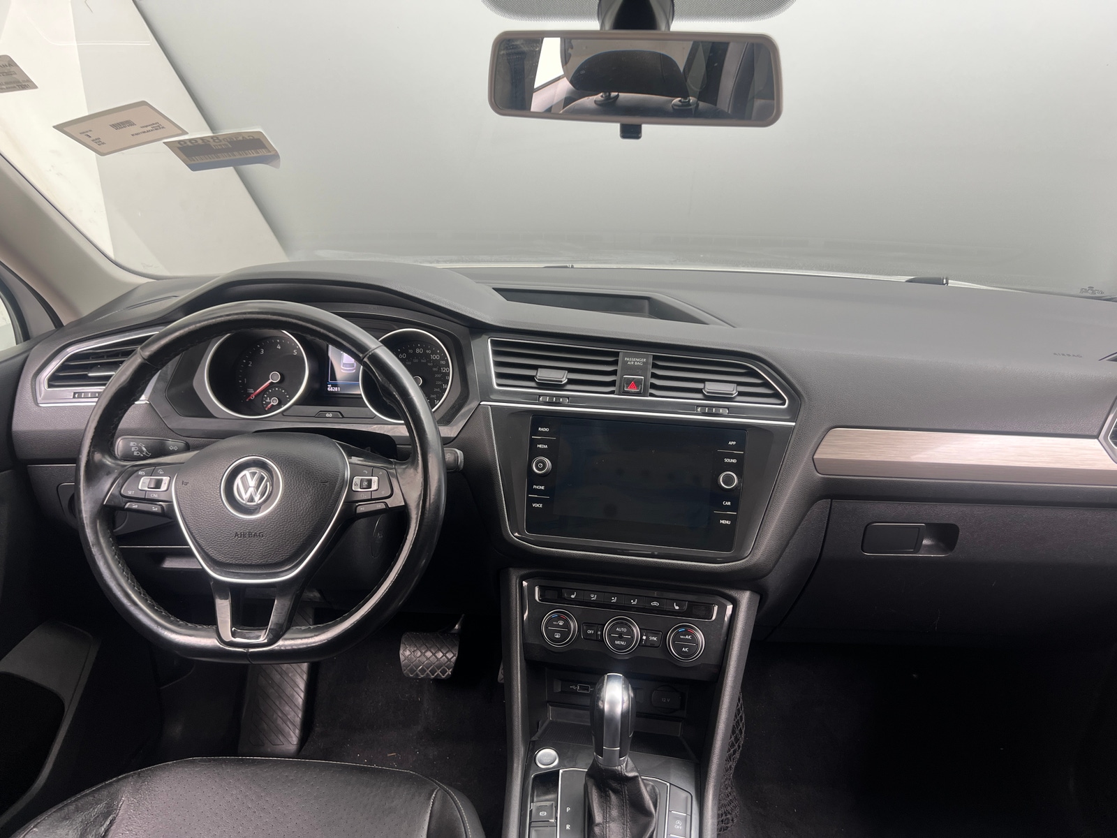 Thumbnail: 2018 Volkswagen Tiguan - 2